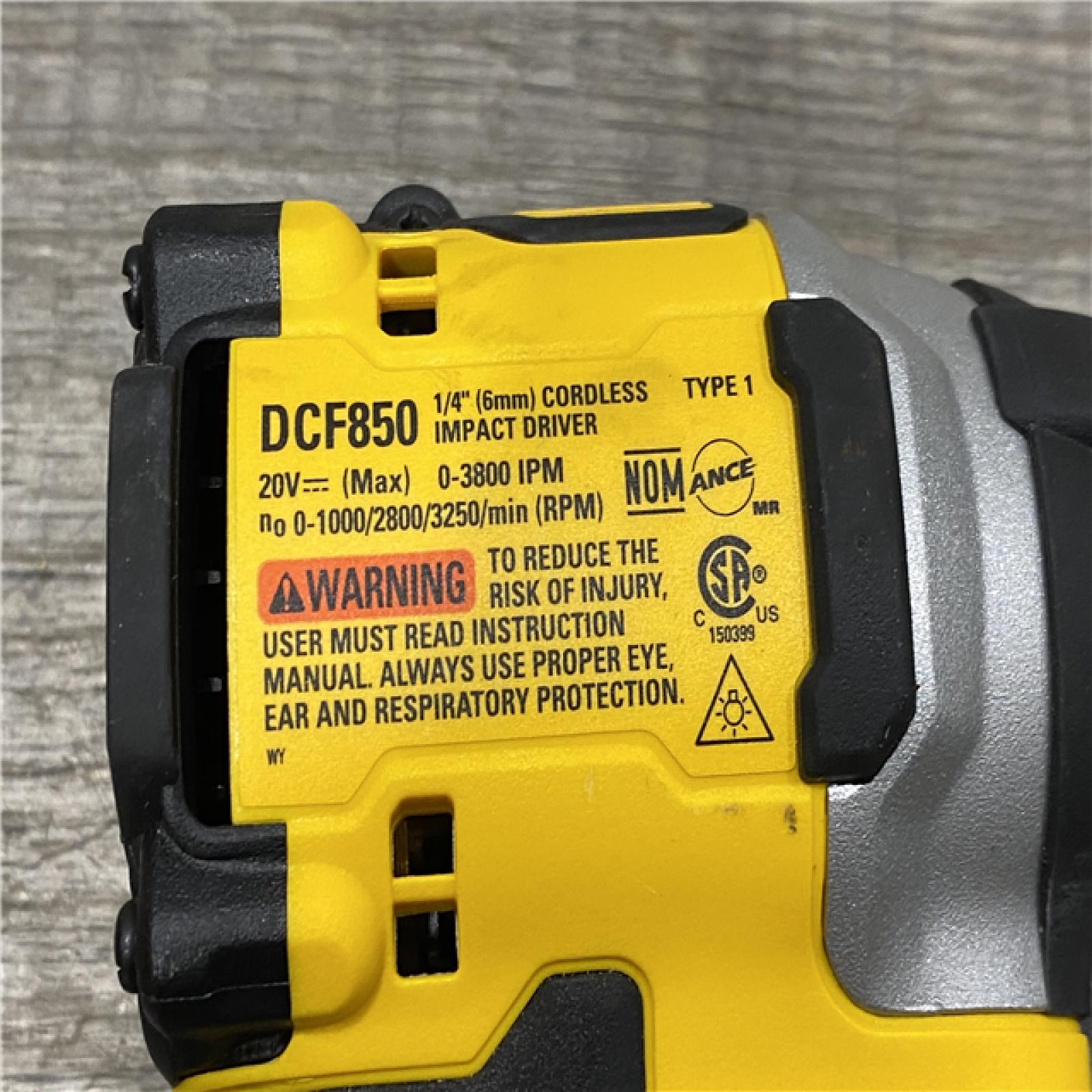 AS-IS DEWALT ATOMIC 20V MAX Lithium-Ion Cordless 1/4 in. Brushless Impact Driver Kit