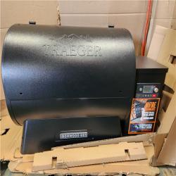 Phoenix Location LIKE NEW Traeger Ironwood 885 Wi-Fi Pellet Grill and Smoker in Black