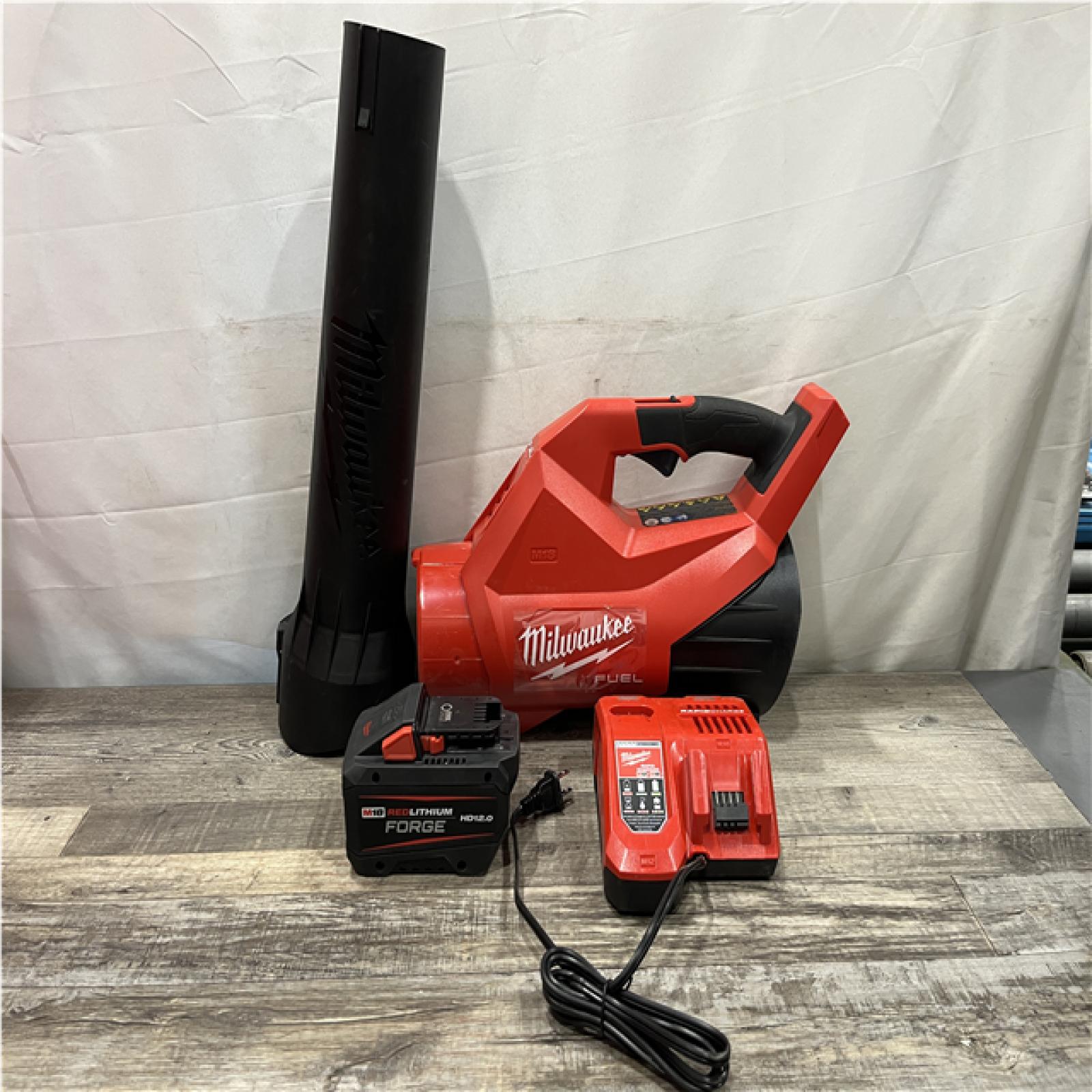 AS-IS Milwaukee FUEL 120 MPH 500 CFM 18V Brushless Cordless Battery Powered Leaf Blower Kit