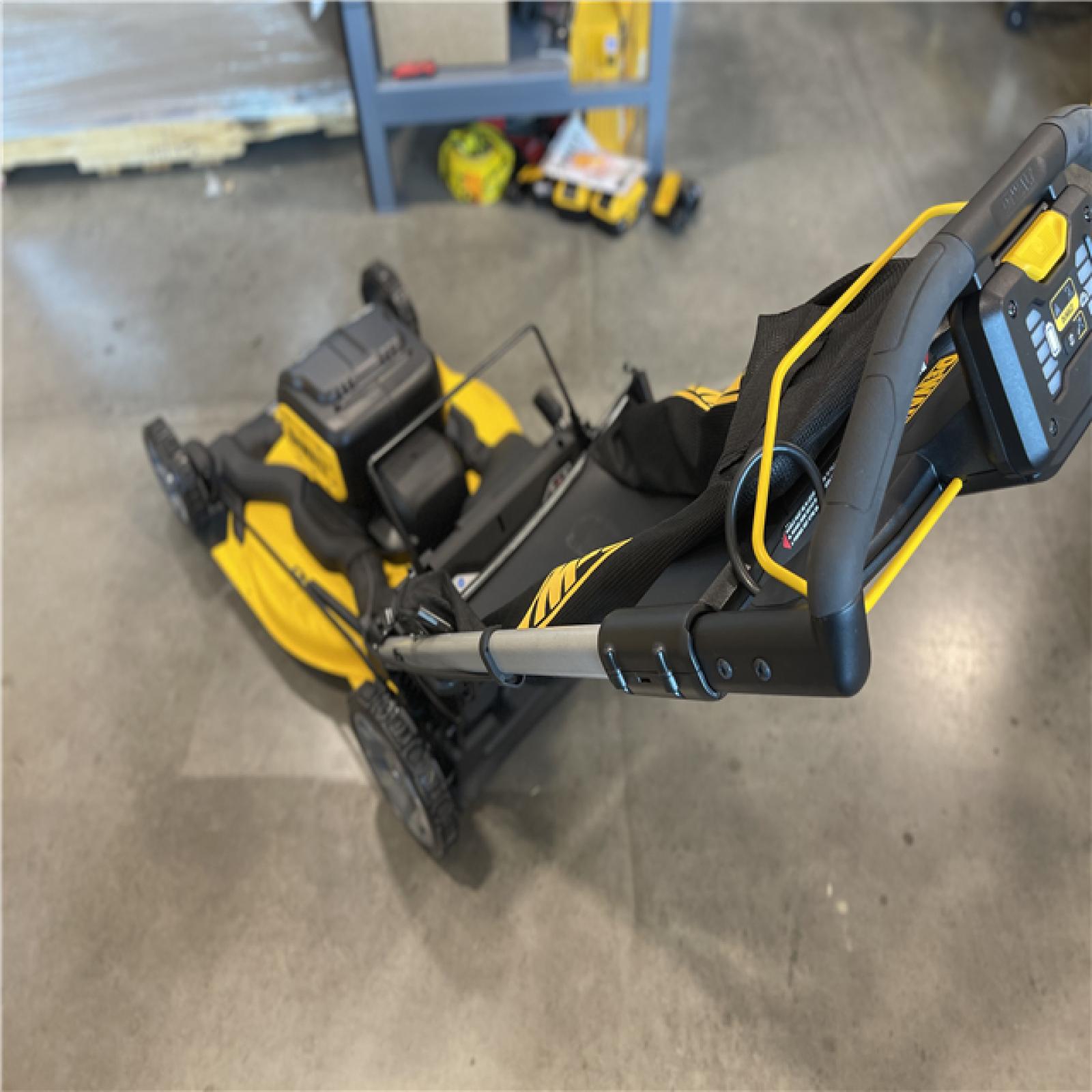 AS-IS - DeWalt 2x20V MAX 21 in. Cordless Battery Powered Push Lawn Mower Kit
