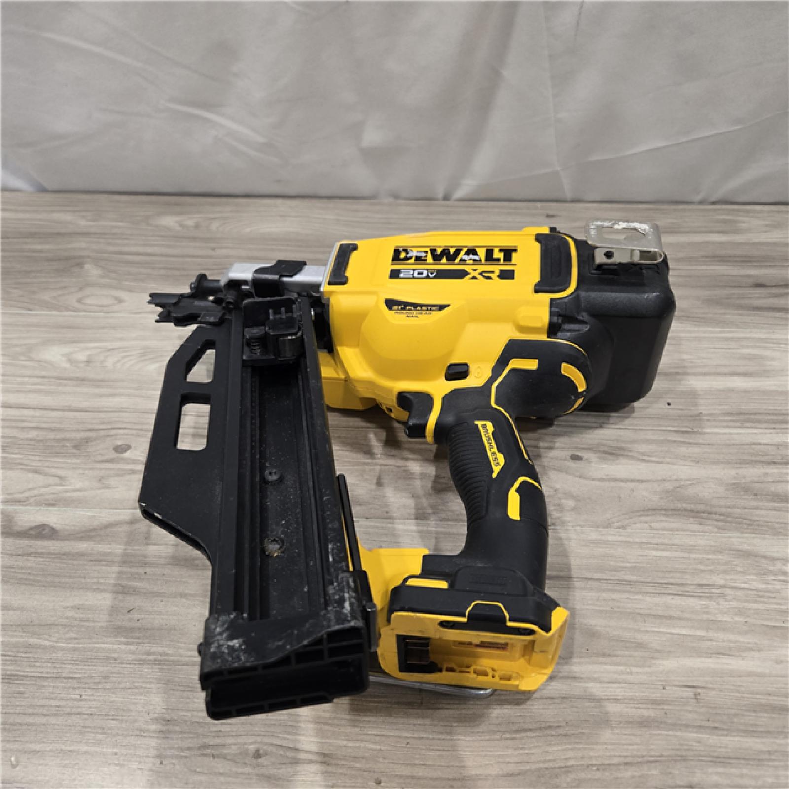 AS-IS DEWALT 20-Volt 21° Cordless Framing Nailer (Tool-Only)