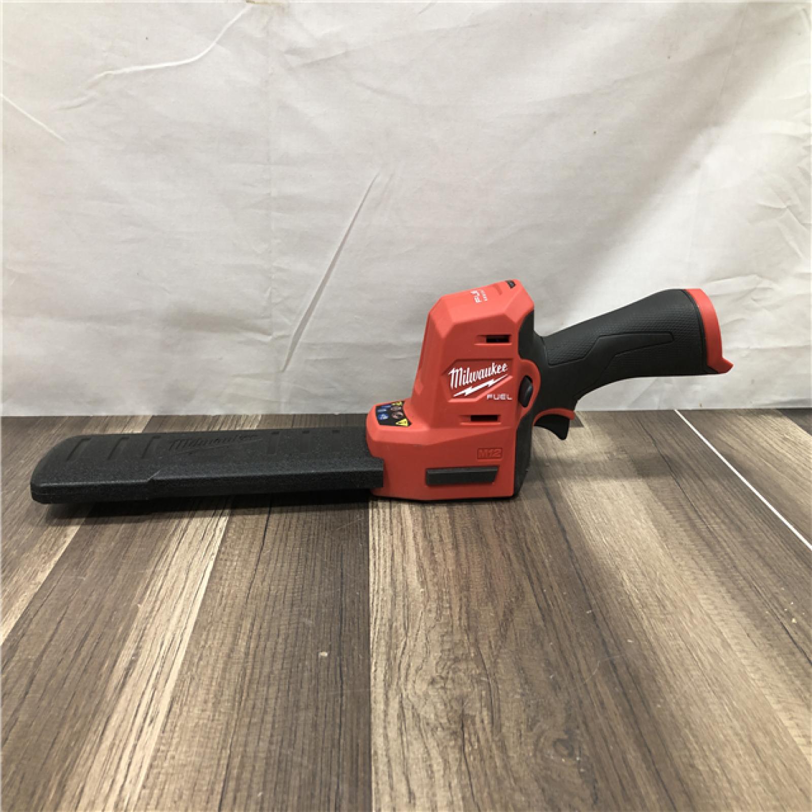 AS-IS Milwaukee FUEL 8 in. 12V Lithium-Ion Brushless Cordless Hedge Trimmer Kit