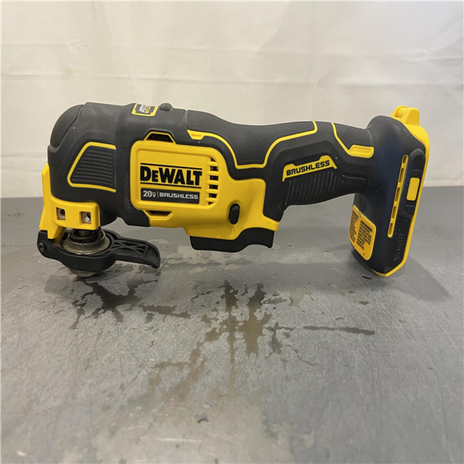 AS-IS - DEWALT ATOMIC 20V MAX Cordless Brushless Oscillating Multi Tool