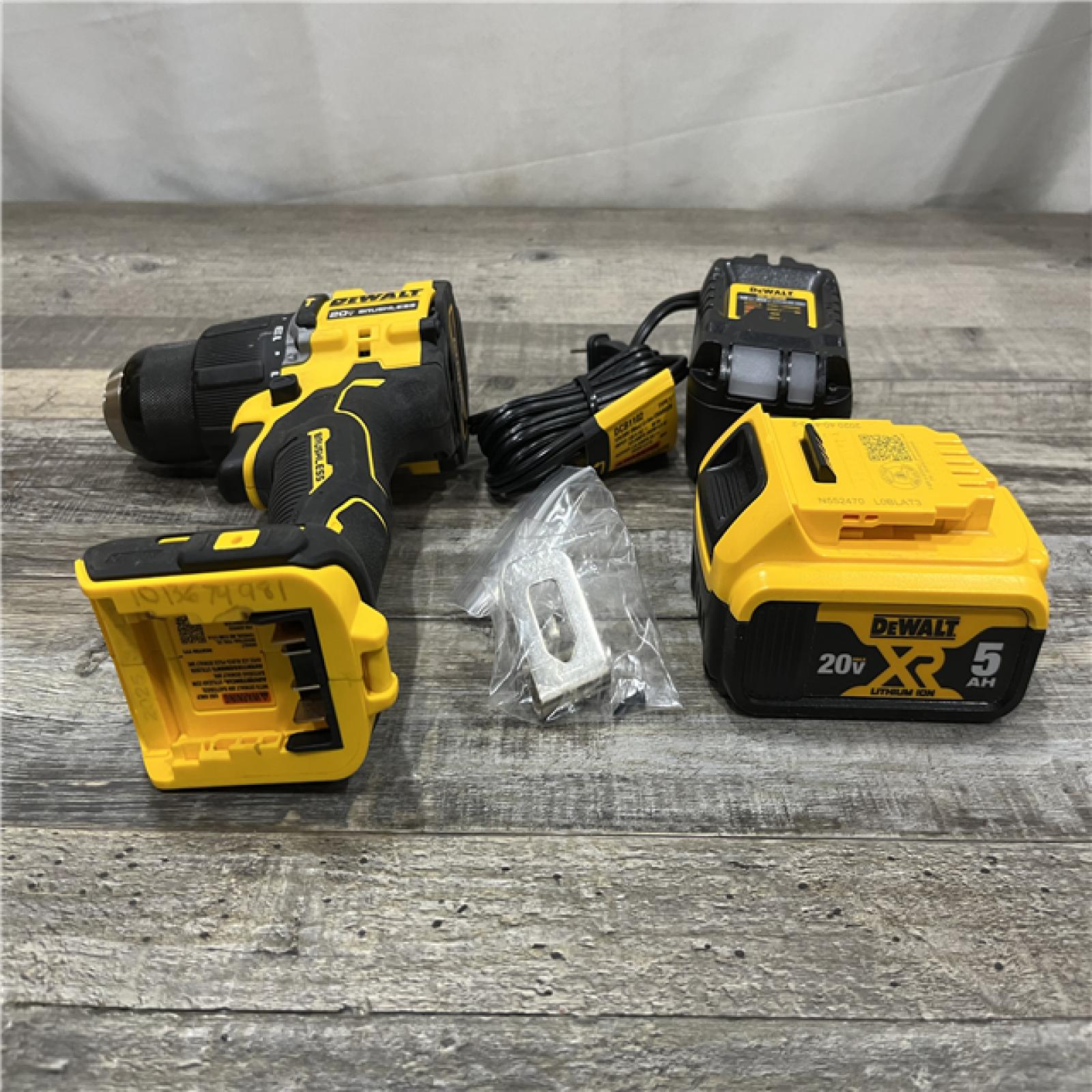 AS-IS DEWALT ATOMIC 20V Lithium-Ion Cordless 1/2 in. Hammer Drill Kit