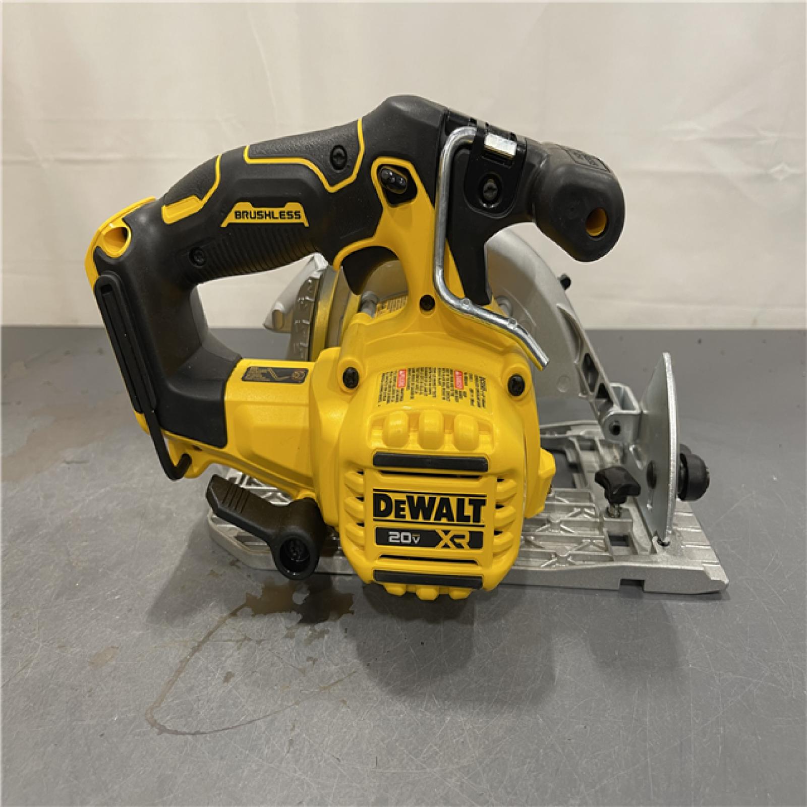 AS-IS - DeWALT 20V MAX Cordless Brushless 6-1/2 in. Sidewinder Style Circular Saw