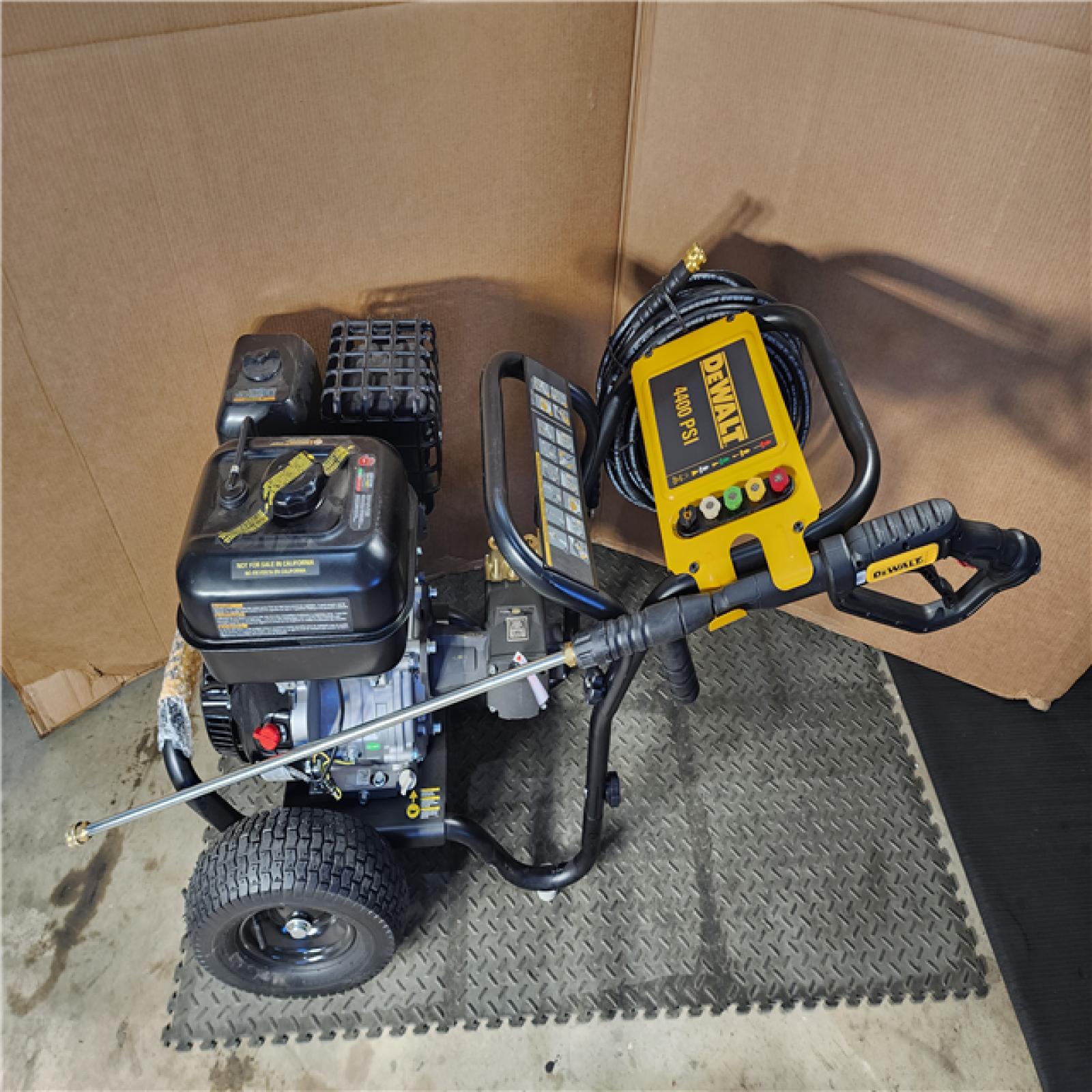 HOUSTON LOCATION - AS-IS DEWALT 4400 PSI 4.0 GPM Cold Water Gas Pressure Washer