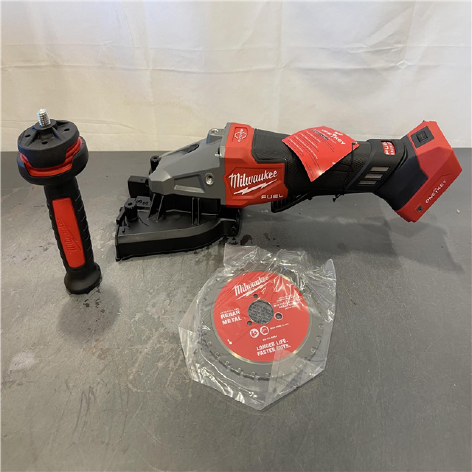 AS-IS - Milwaukee M18 FUEL 18V Lithium-Ion Cordless Brushless #10 (1-1/4in. ) Rebar Cutter