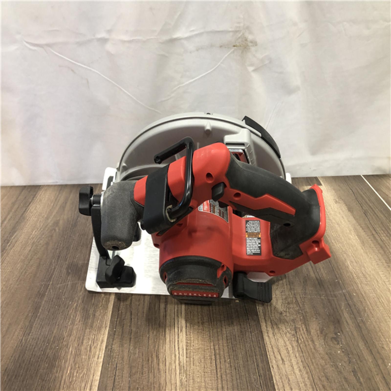 AS-IS Milwaukee  18V Lithium-Ion Brushless Cordless 7-1/4 in. Circular Saw (Tool-Only)