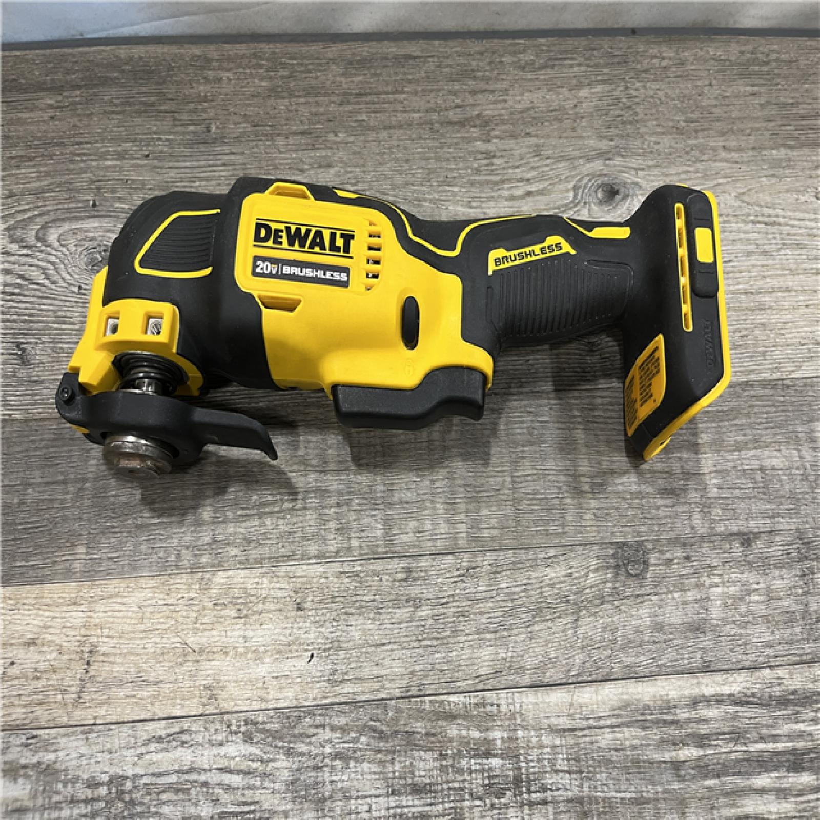AS-IS DEWALT ATOMIC 20V MAX Cordless Brushless Oscillating Multi Tool Kit