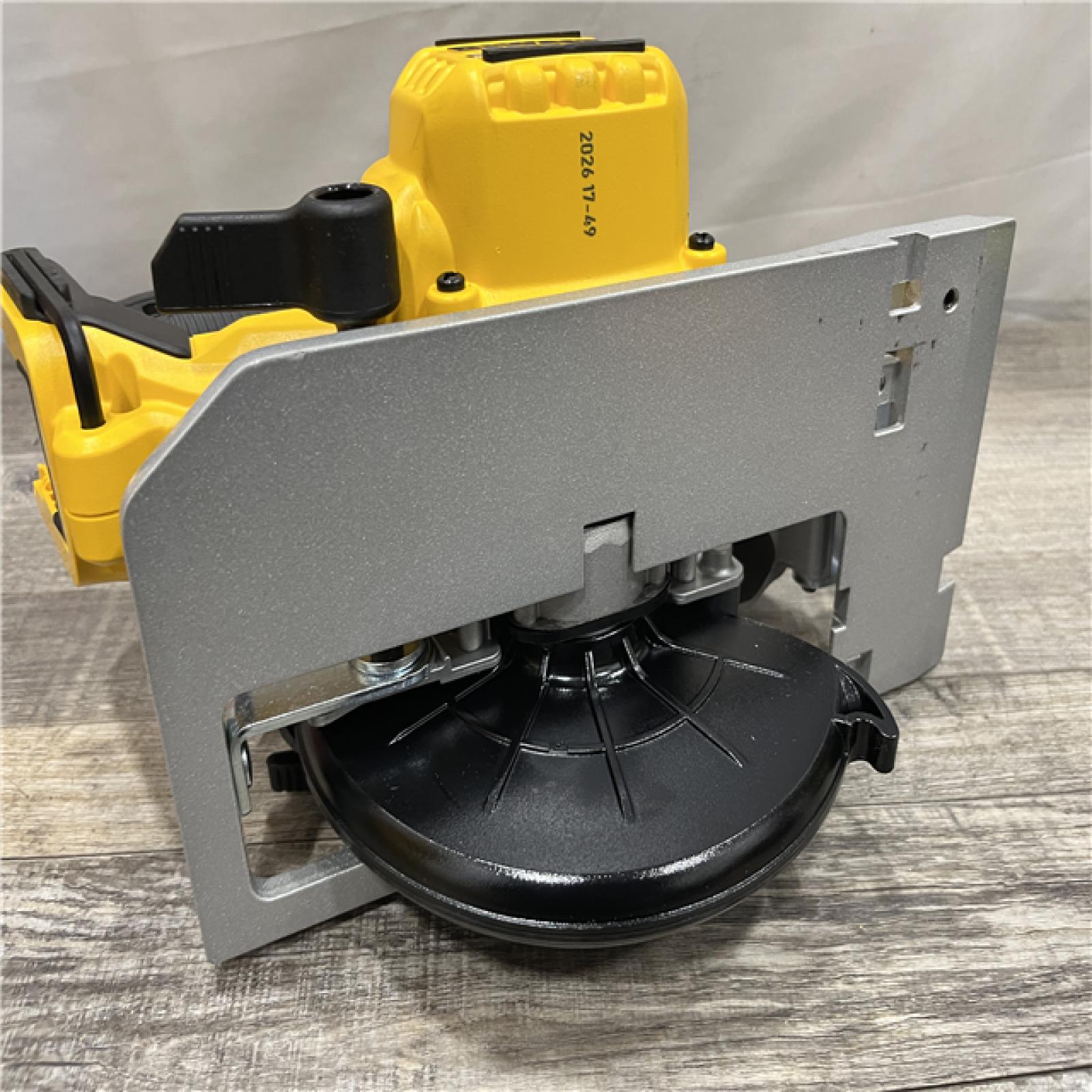 AS-IS DEWALT 20V MAX Cordless Brushless 6-1/2 in. Sidewinder Style Circular Saw (Tool Only)