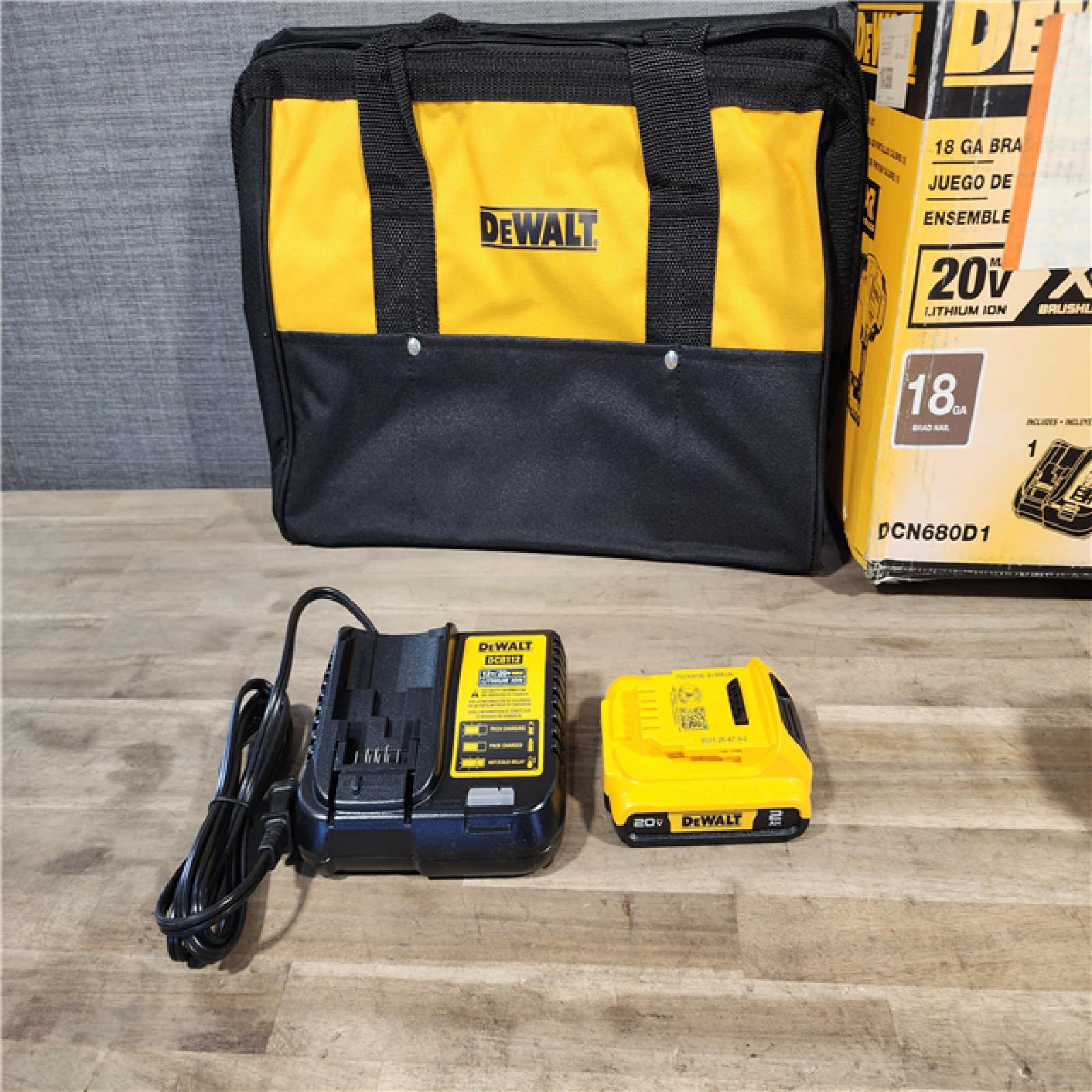 HOUSTON LOCATION - AS-IS (APPEARS LIKE NEW) DEWALT 20V MAX XR 18 Gauge Brad Nailer Kit