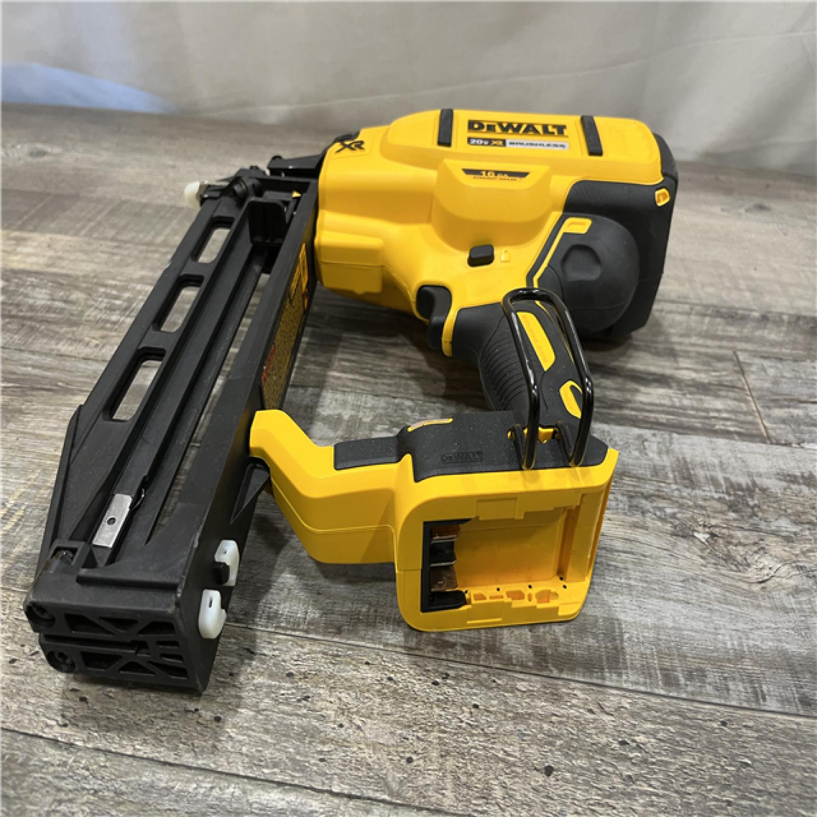 AS-IS DEWALT 20V MAX XR 16-Gauge Lithium-Ion Cordless Finish Nailer (Tool Only)
