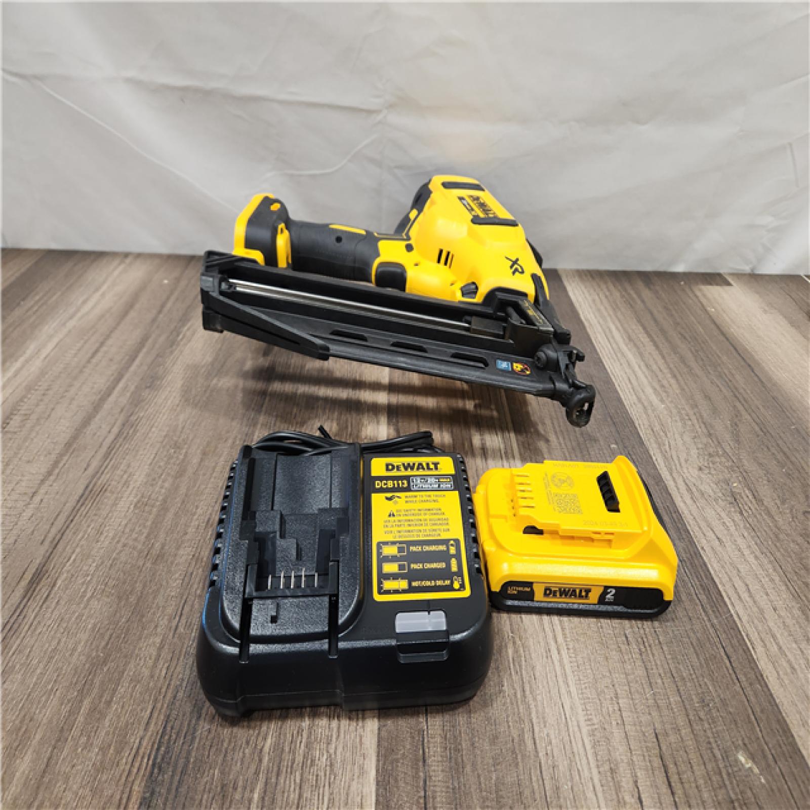 AS-IS DEWALT 20V MAX XR 16-Gauge Electric Cordless Angled Finishing Nailer Kit