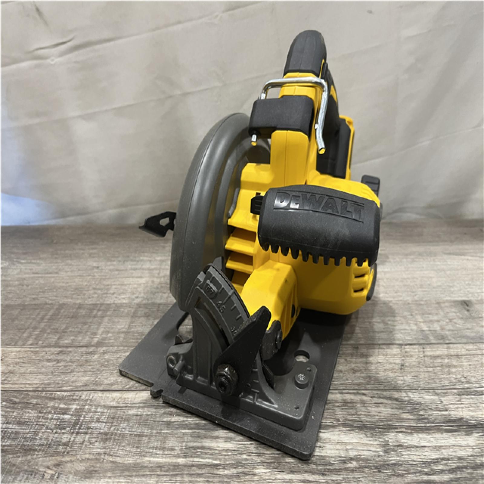 AS-IS DEWALT FLEXVOLT 60V MAX Cordless Brushless 7-1/4 in. Circular Saw with Brake (Tool Only)