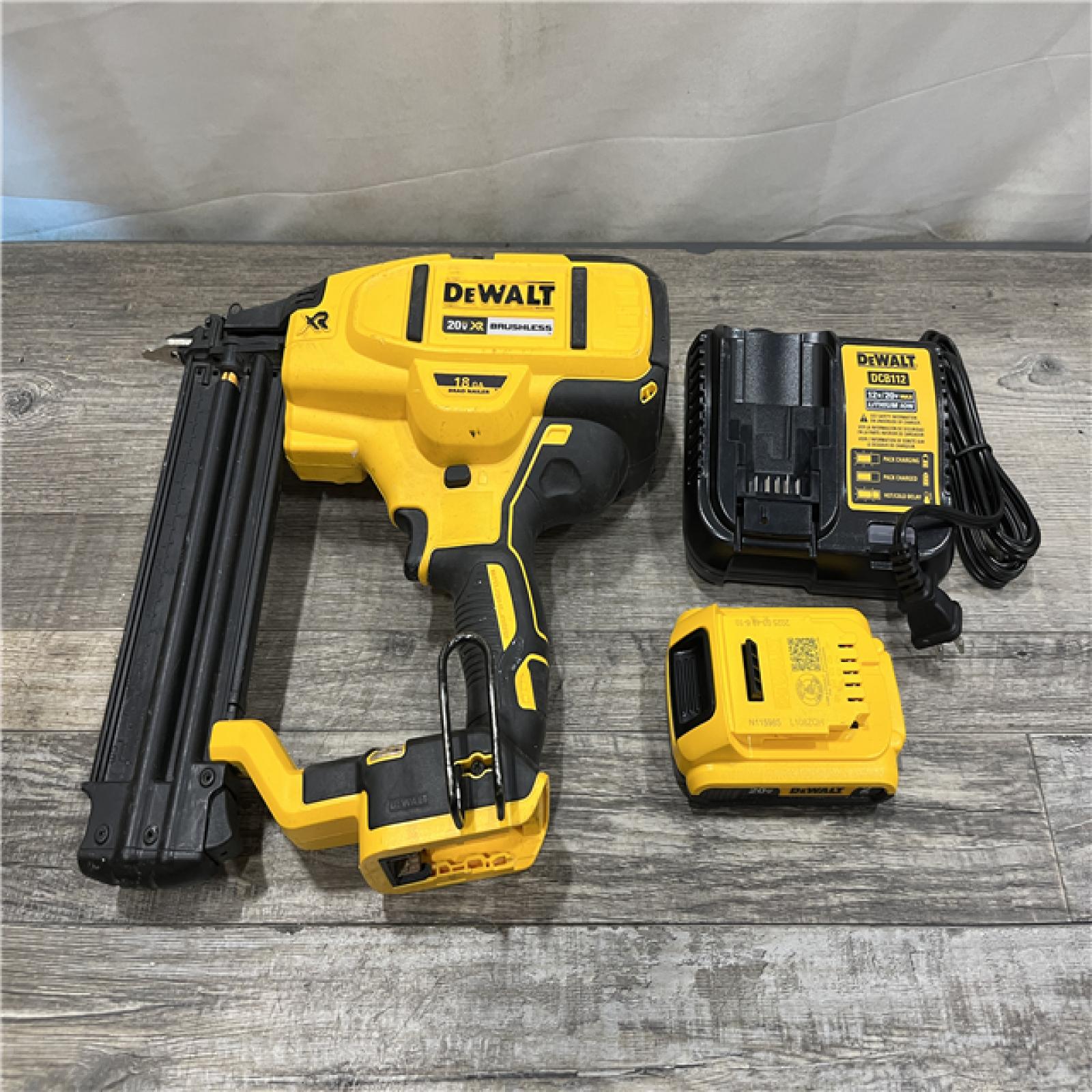 AS-IS DEWALT 20V MAX XR 18 Gauge Brad Nailer Kit