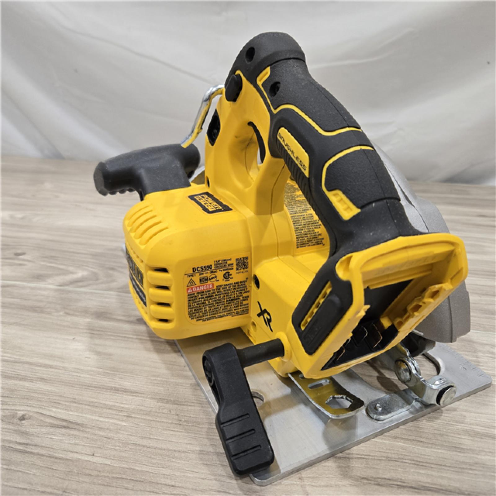 AS-IS DEWALT 20V MAX Cordless Circular Saw (Tool Only)