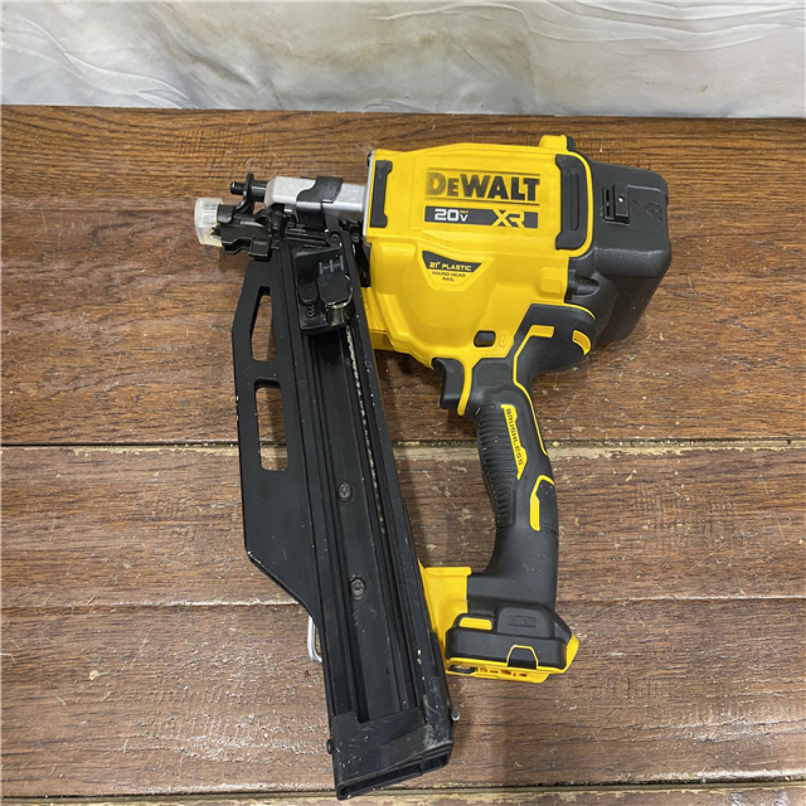 AS-IS DEWALT 20-Volt 21° Cordless Framing Nailer (Tool-Only)
