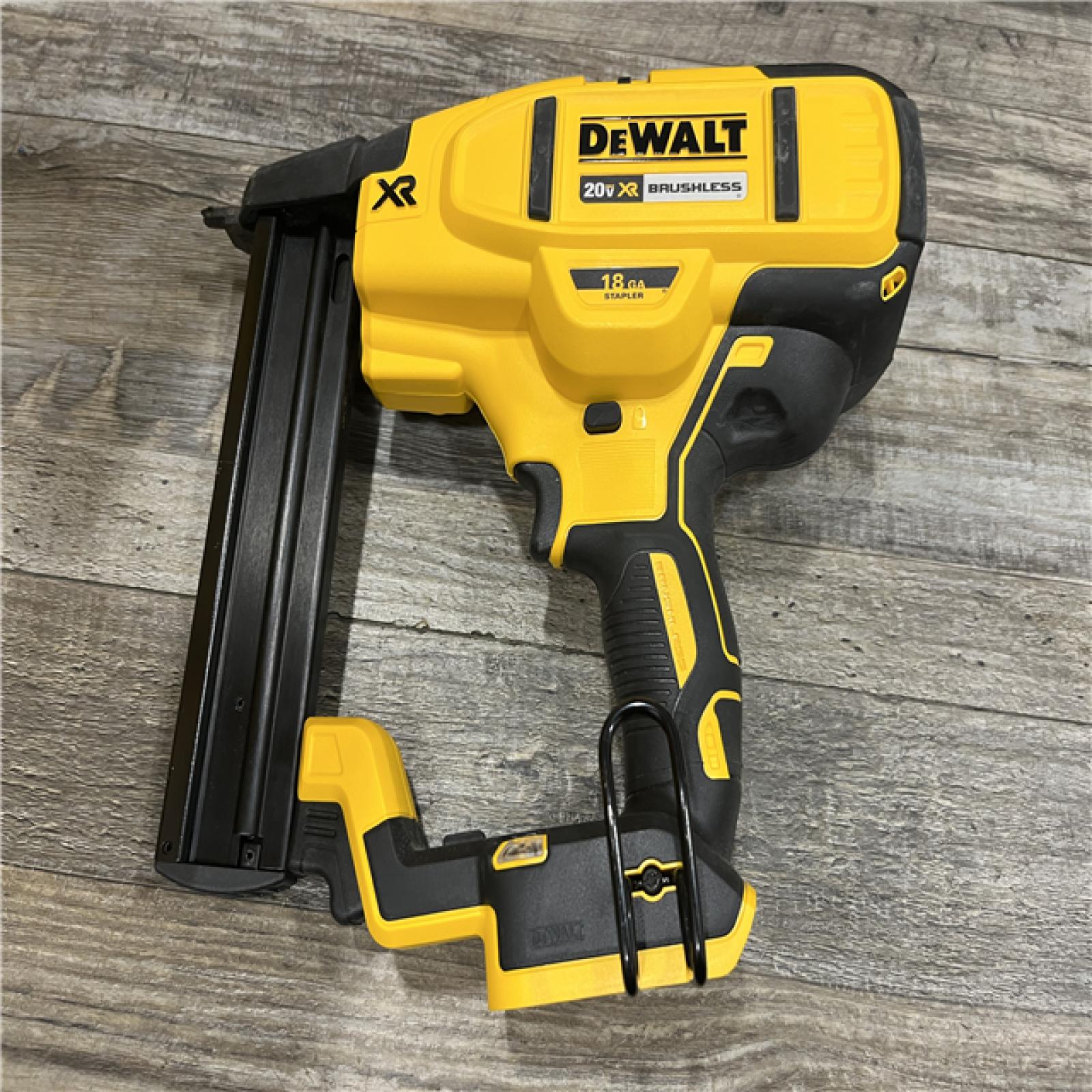 AS-IS DEWALT 20V MAX XR Lithium-Ion Cordless 18-Gauge Narrow Crown Stapler Kit