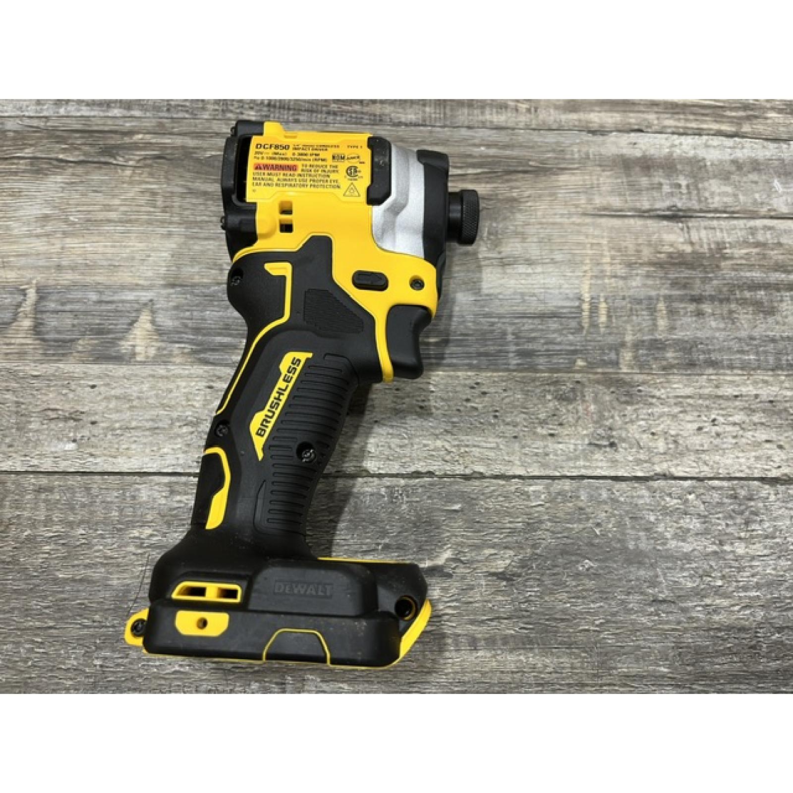 AS-IS DEWALT ATOMIC 20V MAX Lithium-Ion Cordless 1/4 in. Brushless Impact Driver Kit