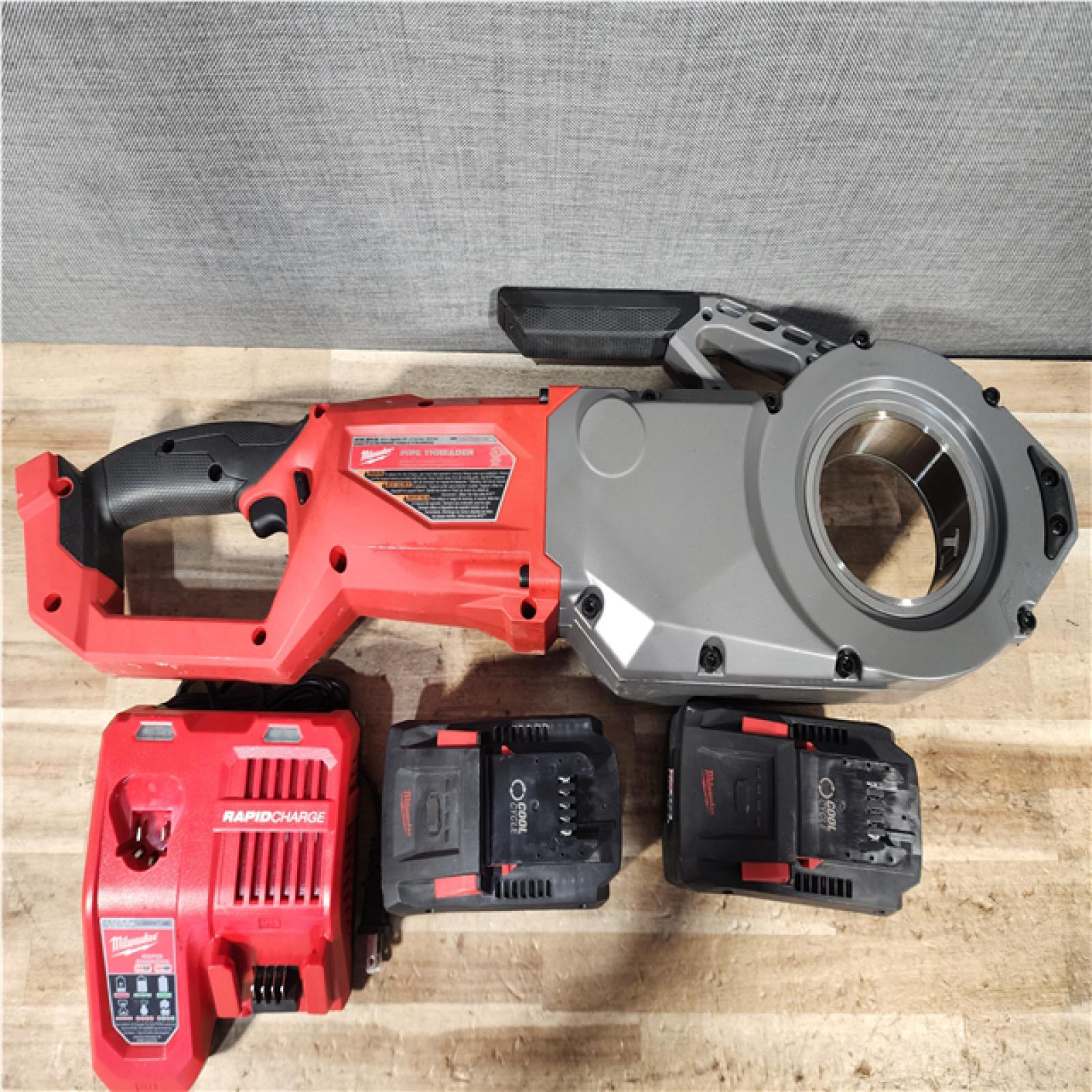 HOUSTON LOCATION - AS - IS Milwaukee 18 Fuel One-Key Cordless Brushless Pipe Threader Kit