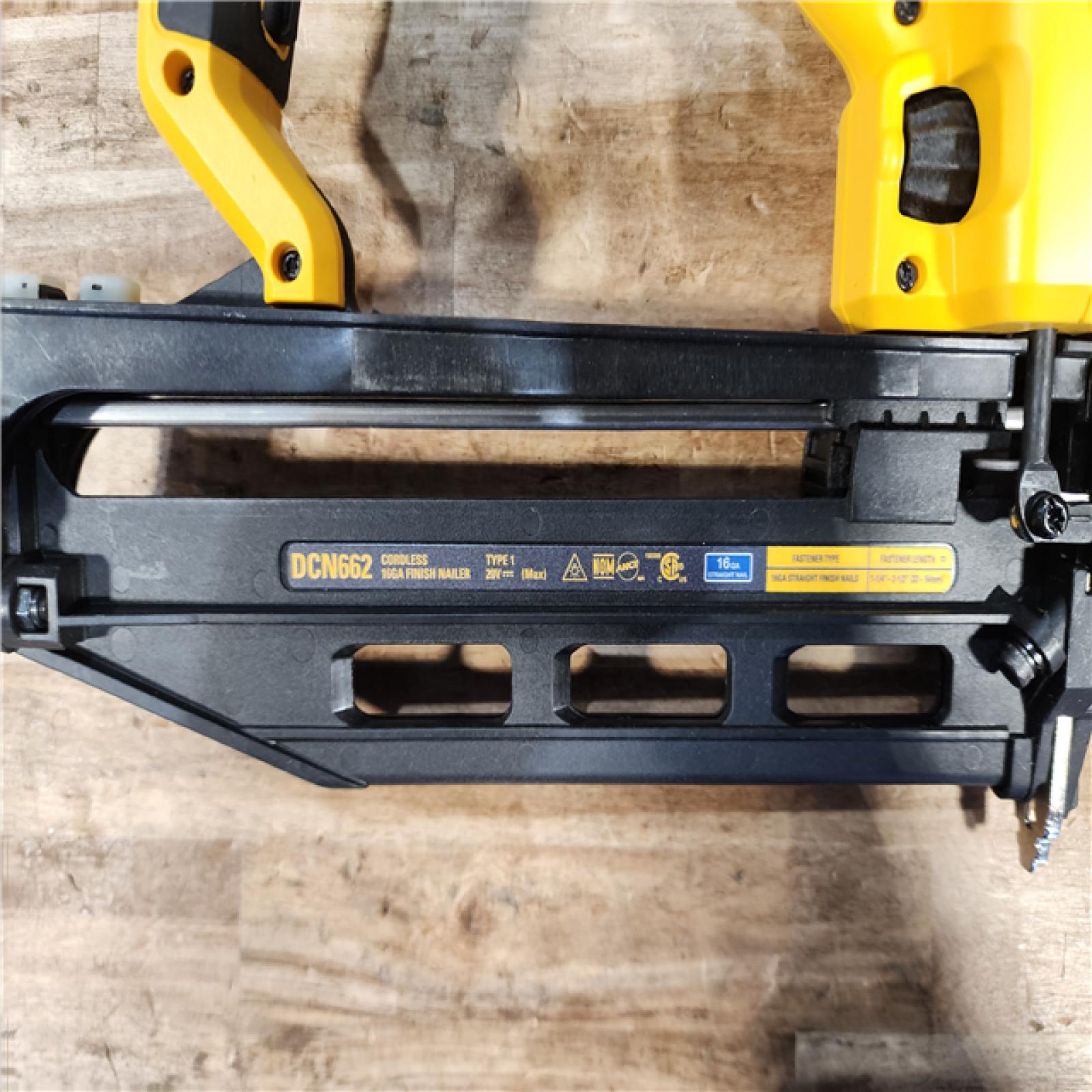 HOUSTON LOCATION - AS-IS DEWALT 20V MAX XR 16-Gauge Lithium-Ion Cordless Finish Nailer (Tool Only)