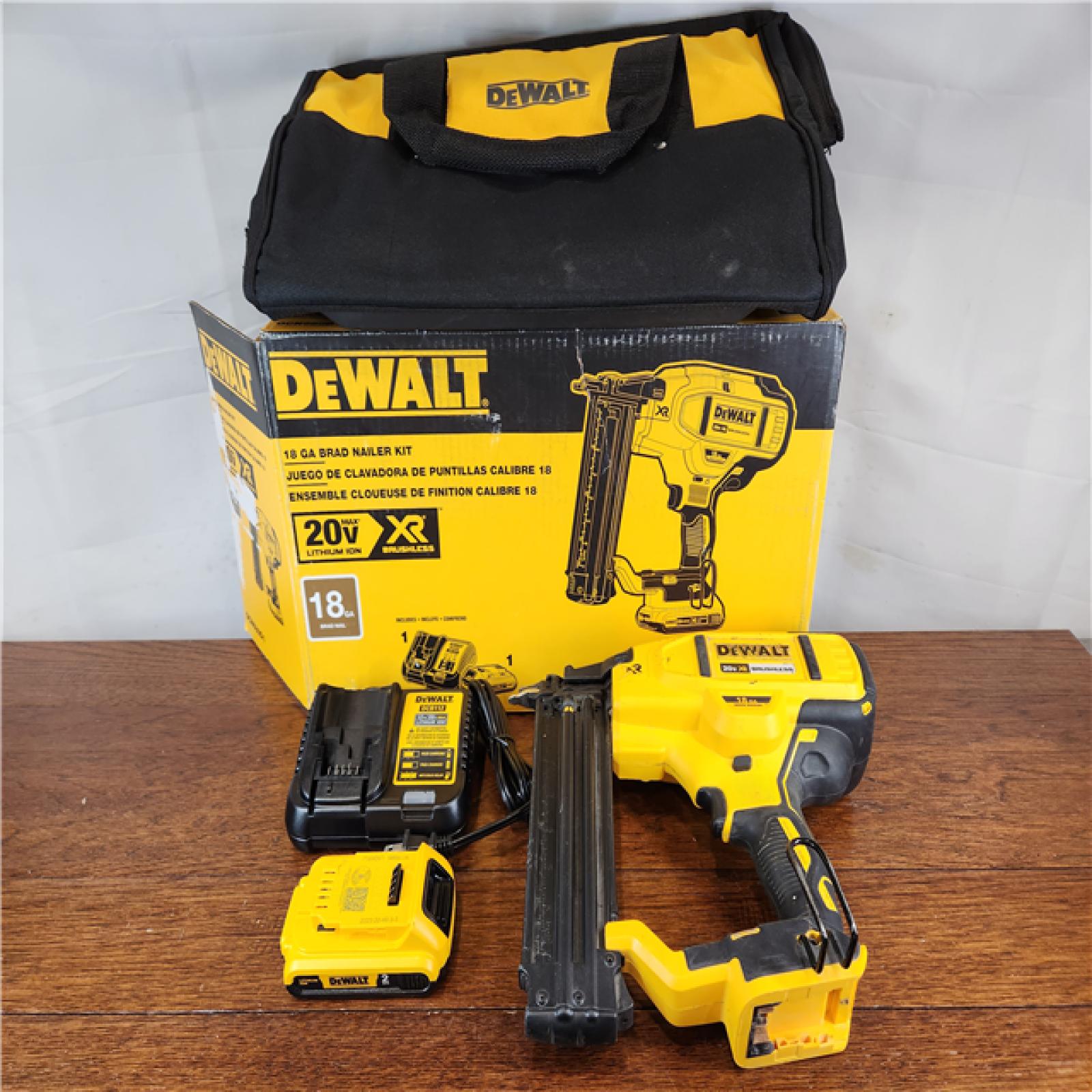 ASIS DeWalt 20V MAX XR Brushless Cordless 18 Ga. Brad Nailer Kit