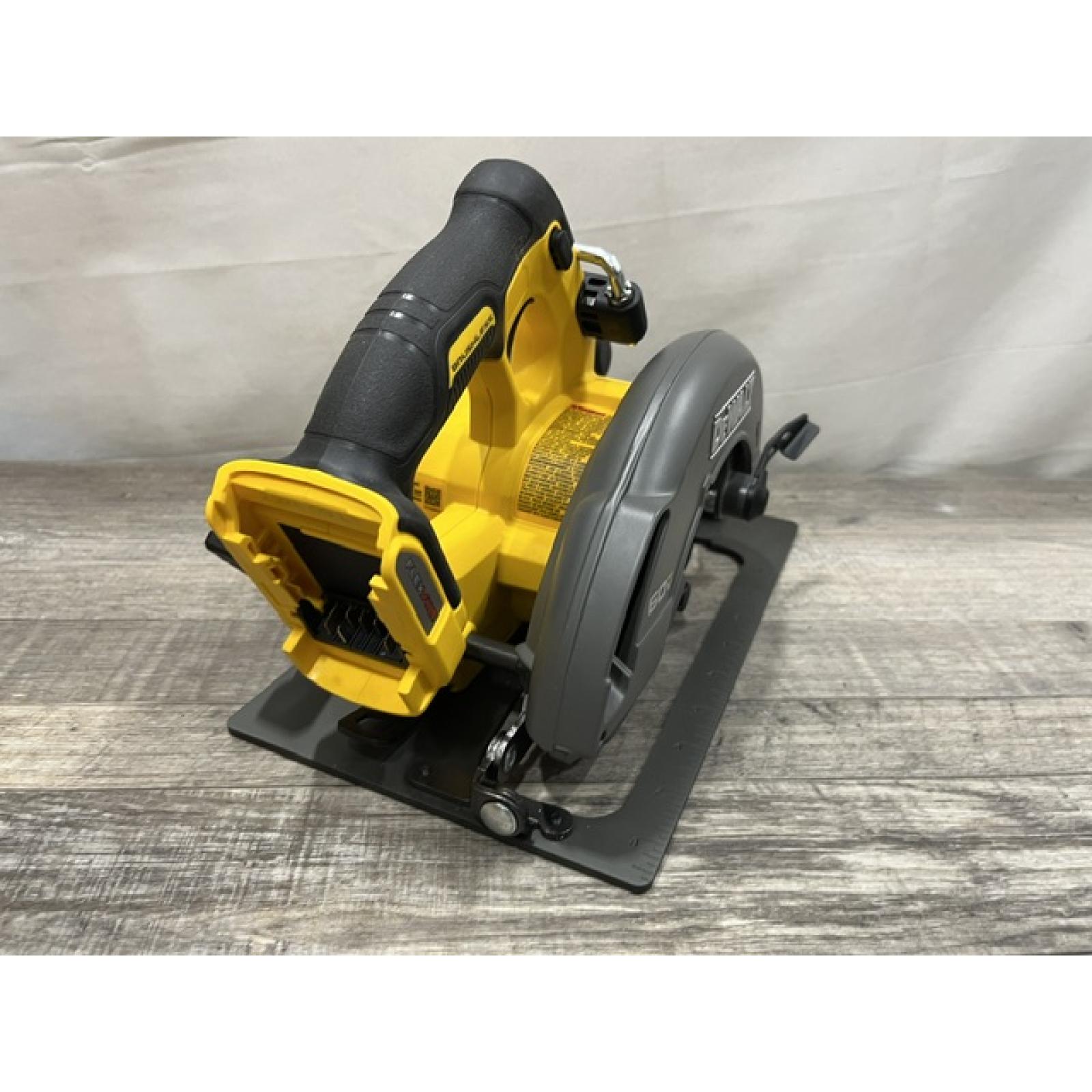 AS-IS DEWALT FLEXVOLT 60V MAX Cordless Brushless 7-1/4 in. Circular Saw with Brake (Tool Only)