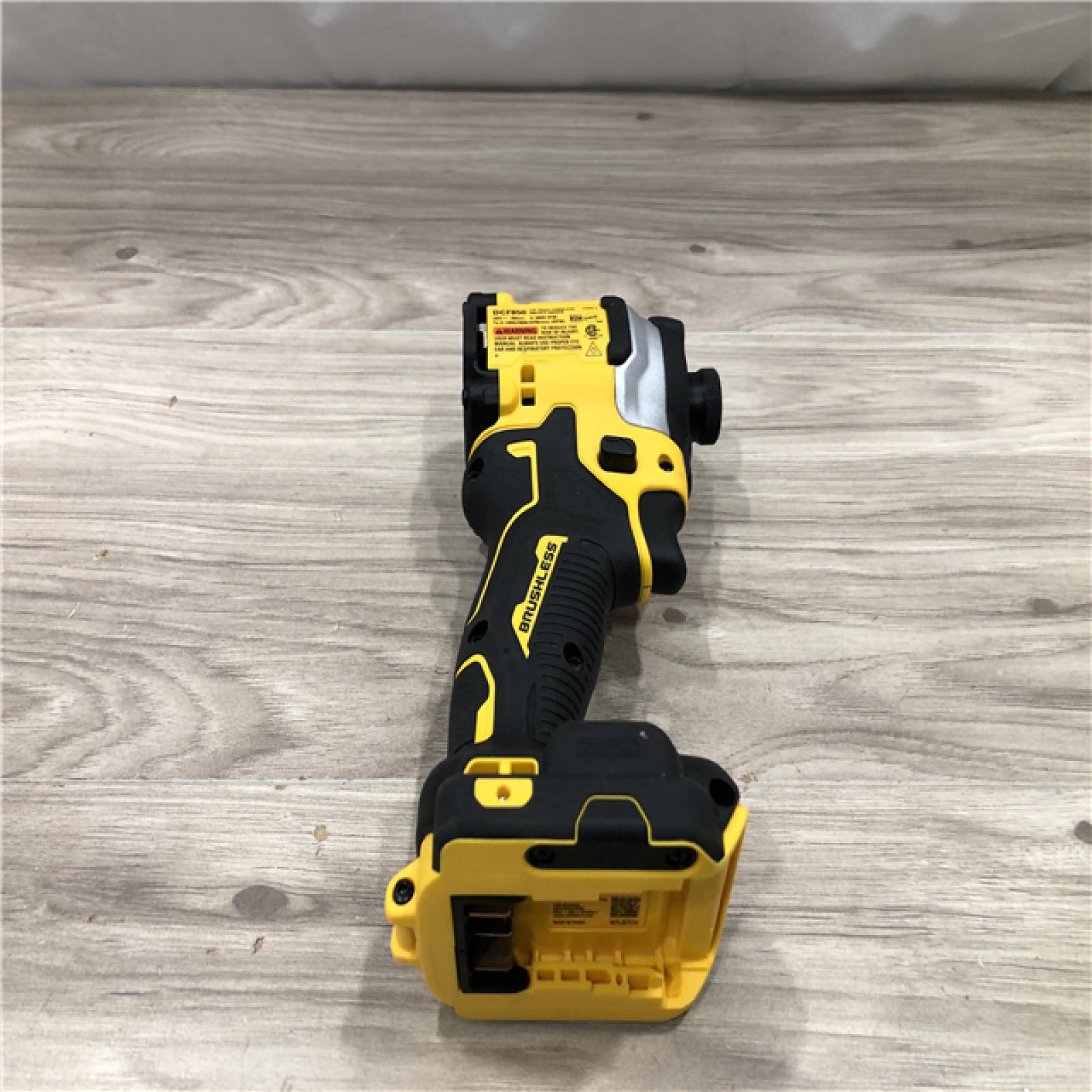 AS-IS DEWALT ATOMIC 20V MAX Lithium-Ion Cordless 1/4 in. Impact Driver Kit