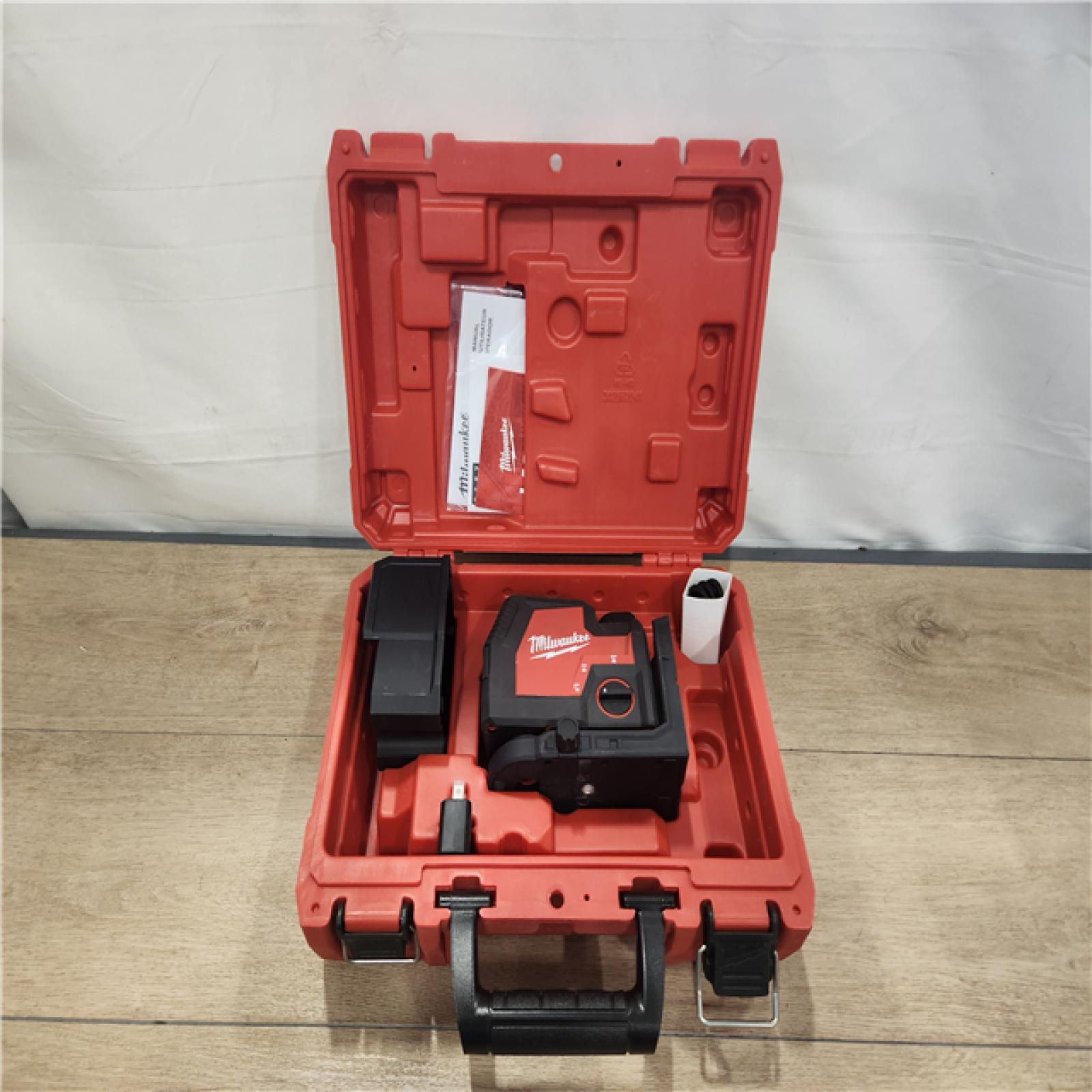 AS-IS- Milwaukee Green 100 ft. Cross Line and Plumb Points Rechargeable Laser Level