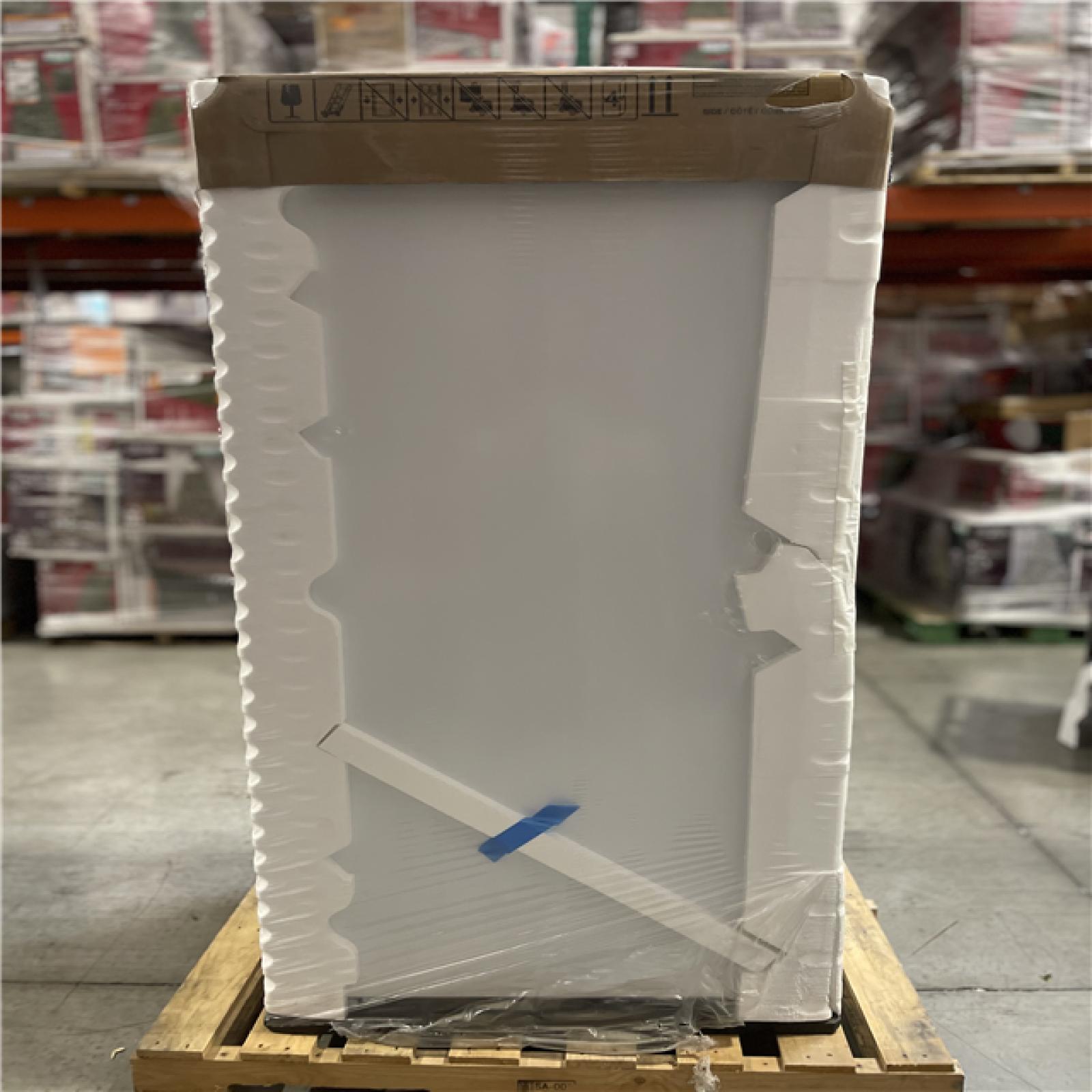 DALLAS LOCATION- Whirlpool 30 in. 18.3 cu. ft. Top Freezer Refrigerator in White