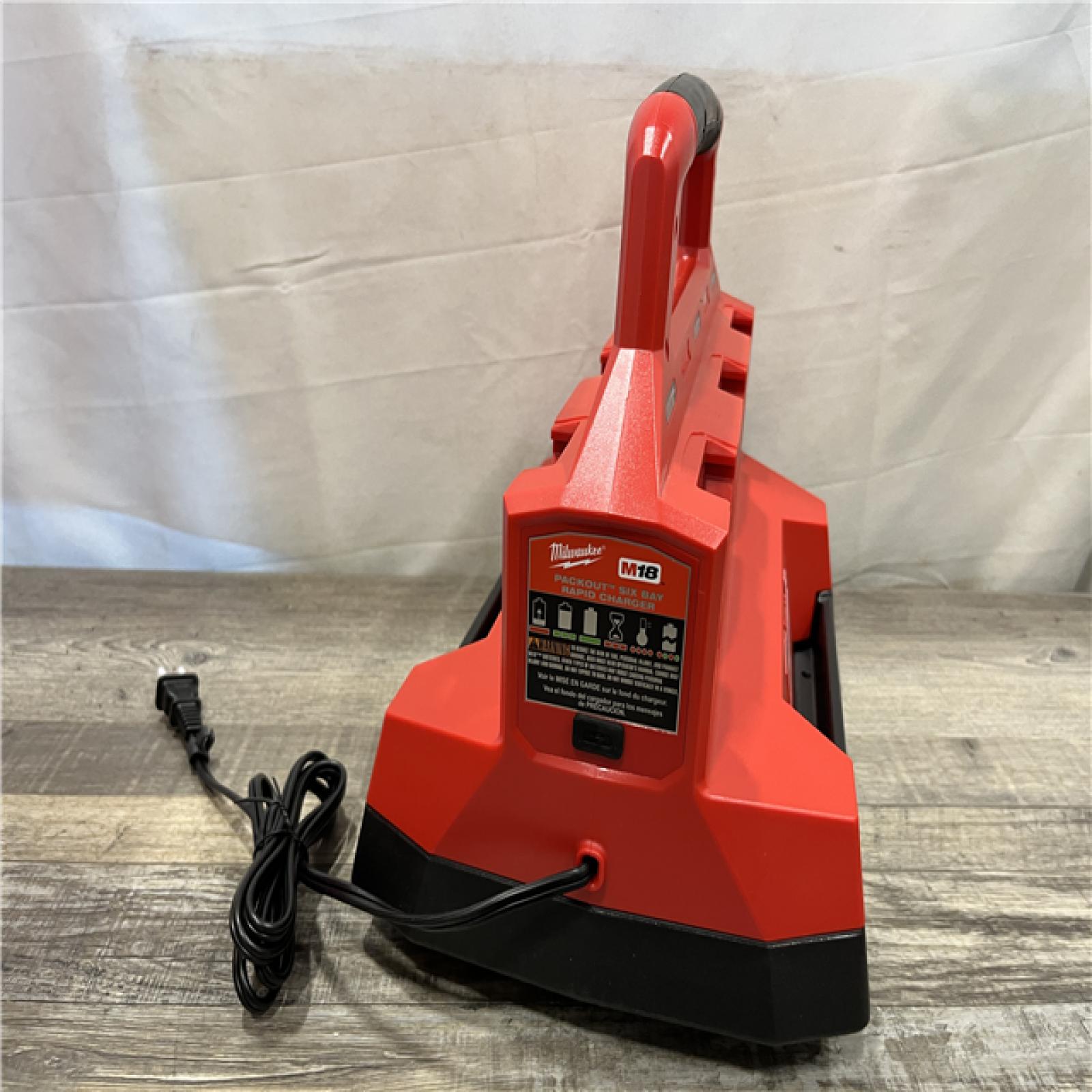 AS-IS Milwaukee 18V Lithium-Ion PACKOUT 6-Port Rapid Charger
