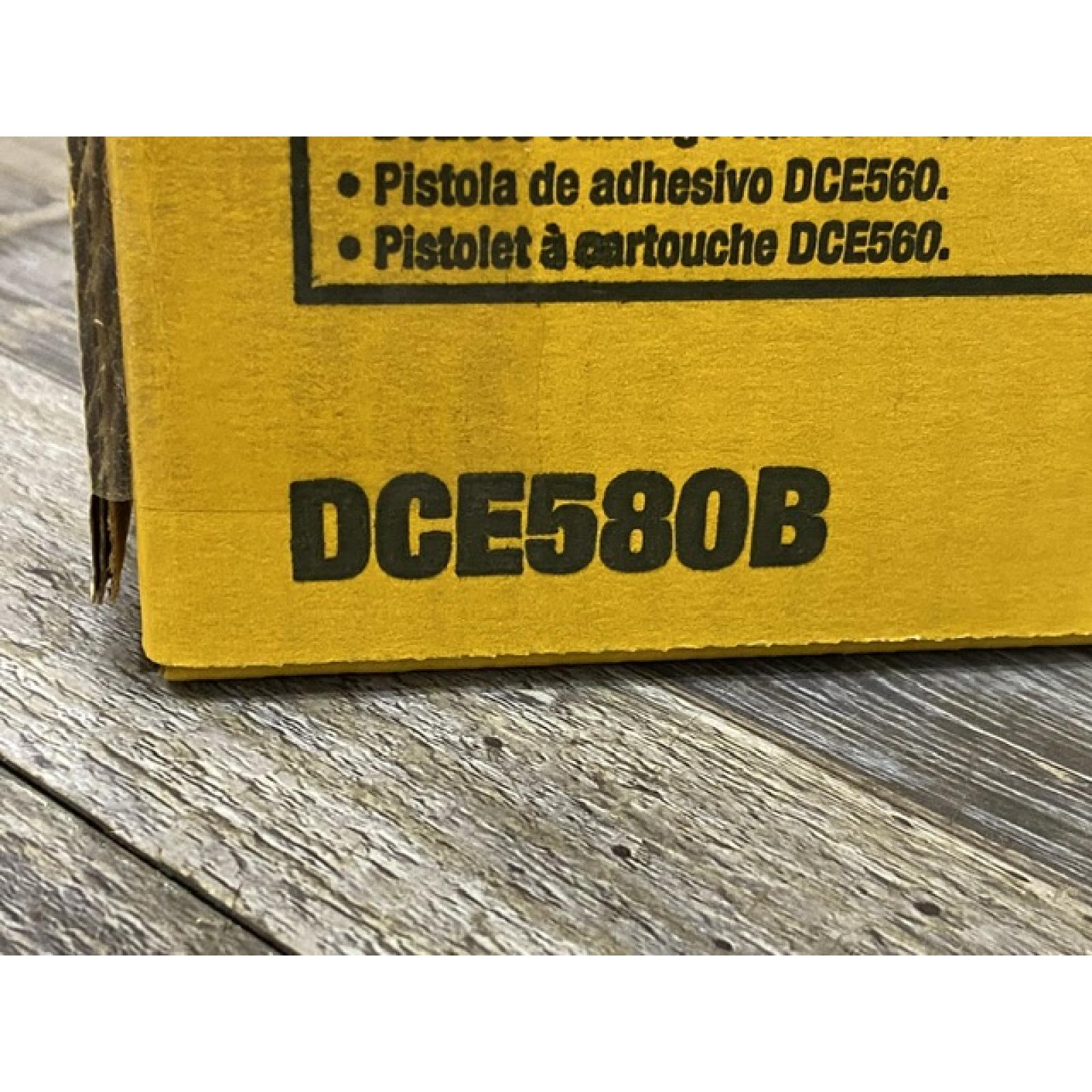 NEW - DEWALT 20V MAX Cordless 300-600 ml Sausage Pack Adhesive Gun (Tool Only)