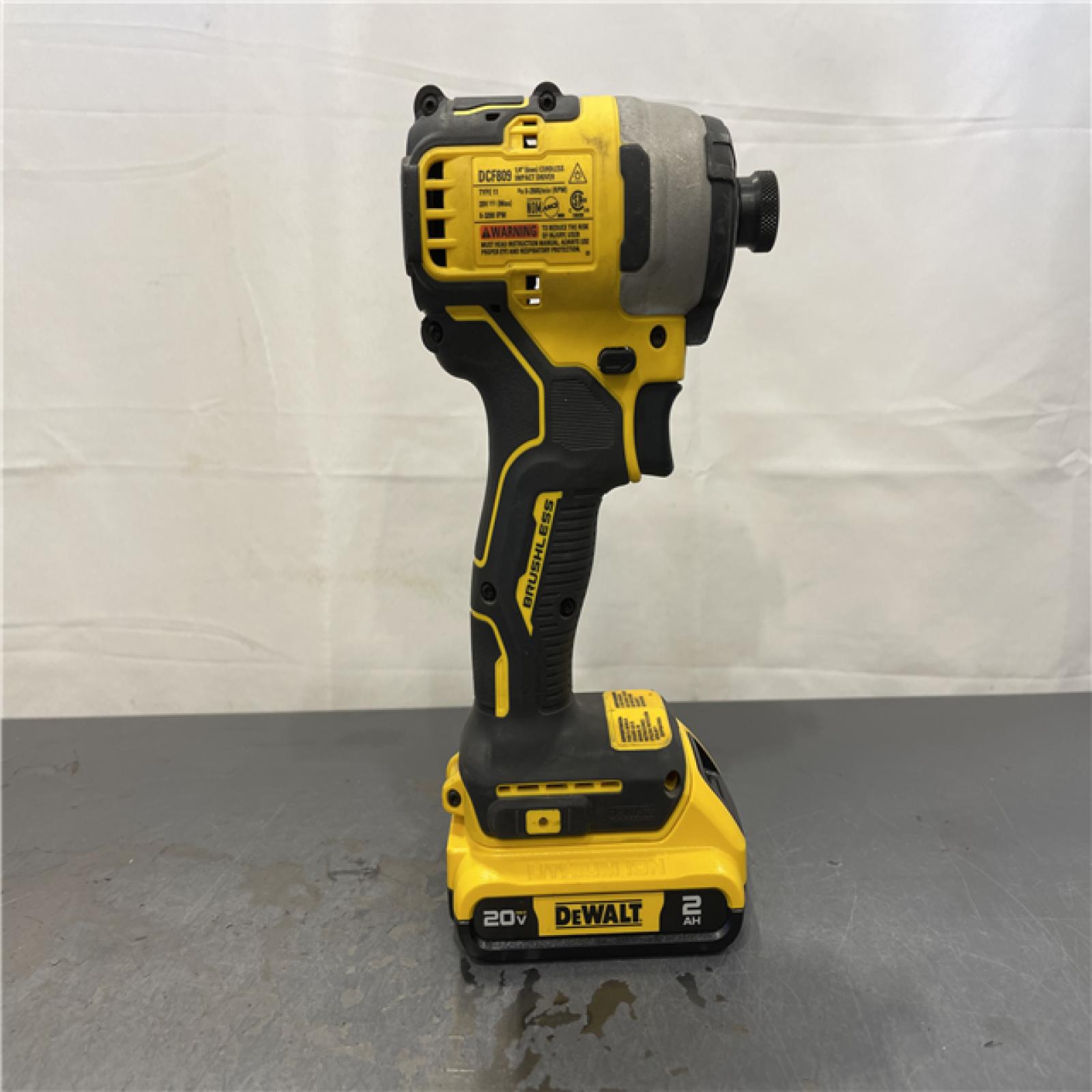 AS-IS - DeWALT ATOMIC 20V Max Lithium-Ion Brushless Cordless Compact 1/4 in. Impact Driver Kit