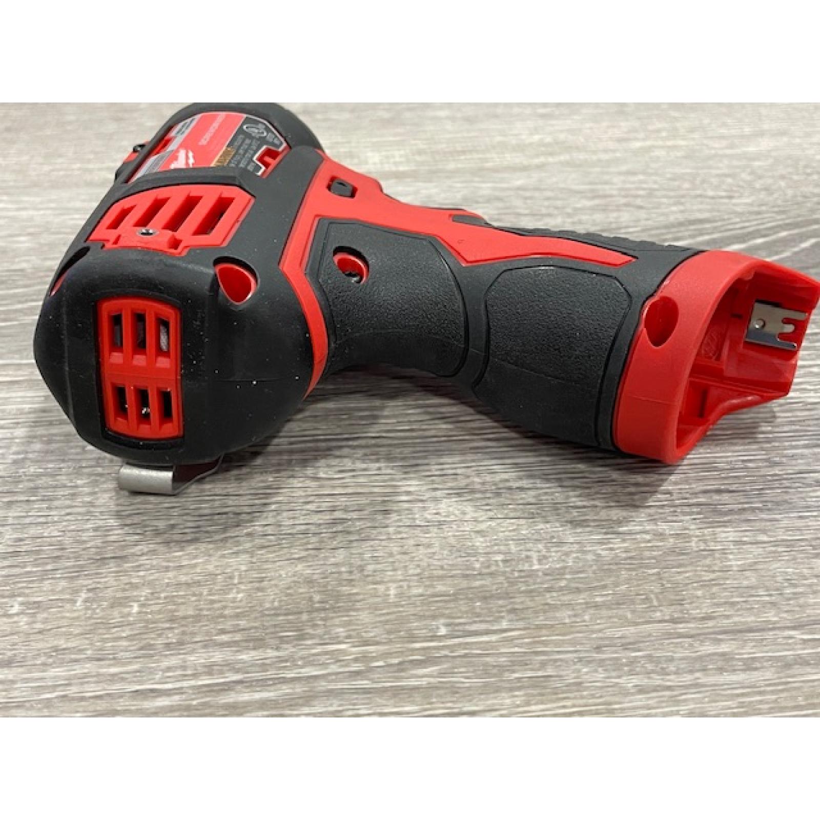 AS-IS Milwaukee 12V Lithium-Ion Cordless 1/4 in. Hex Screwdriver Kit