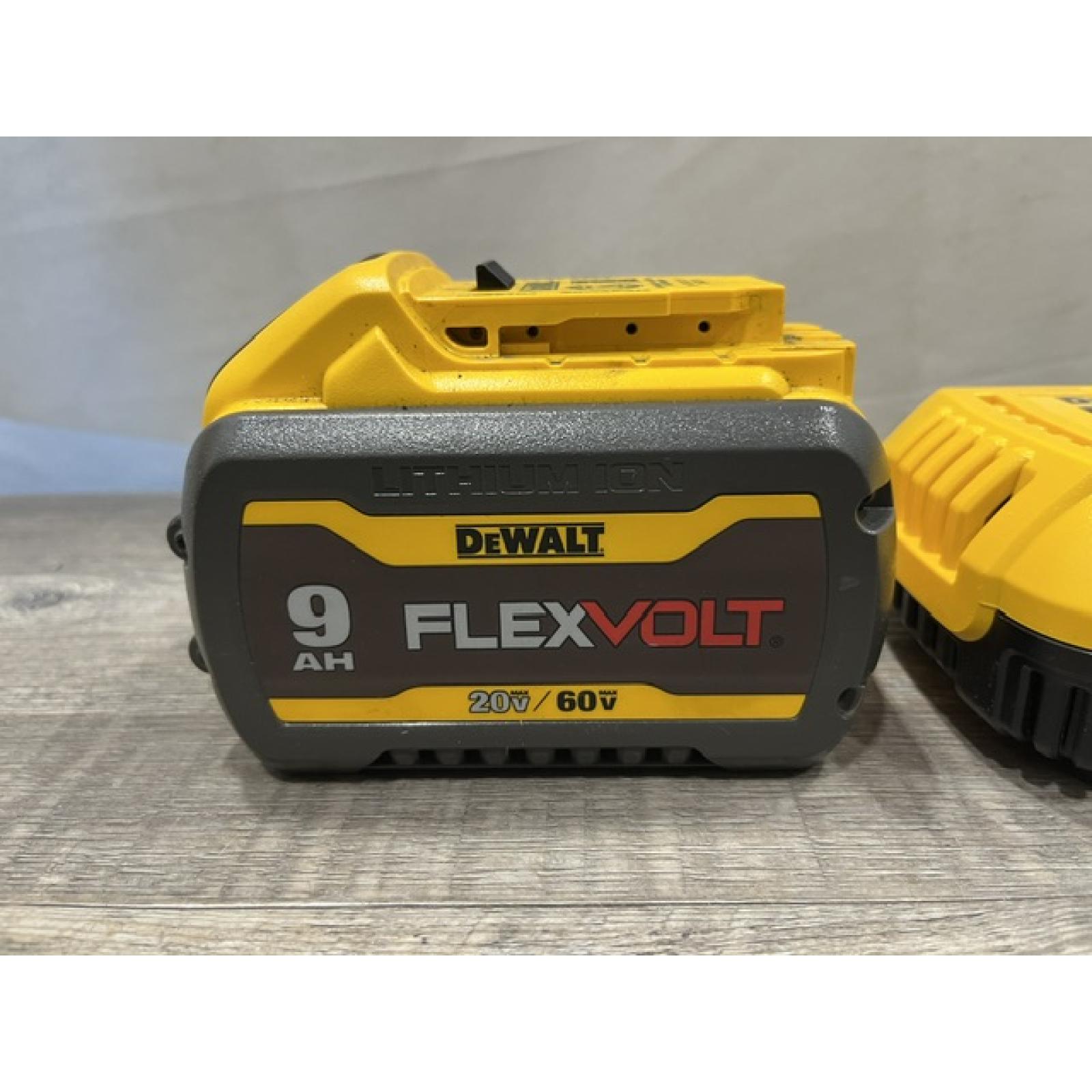 AS-IS DEWALT 20V/60V MAX FLEXVOLT Lithium-Ion 9.0Ah Battery and Charger Starter Kit