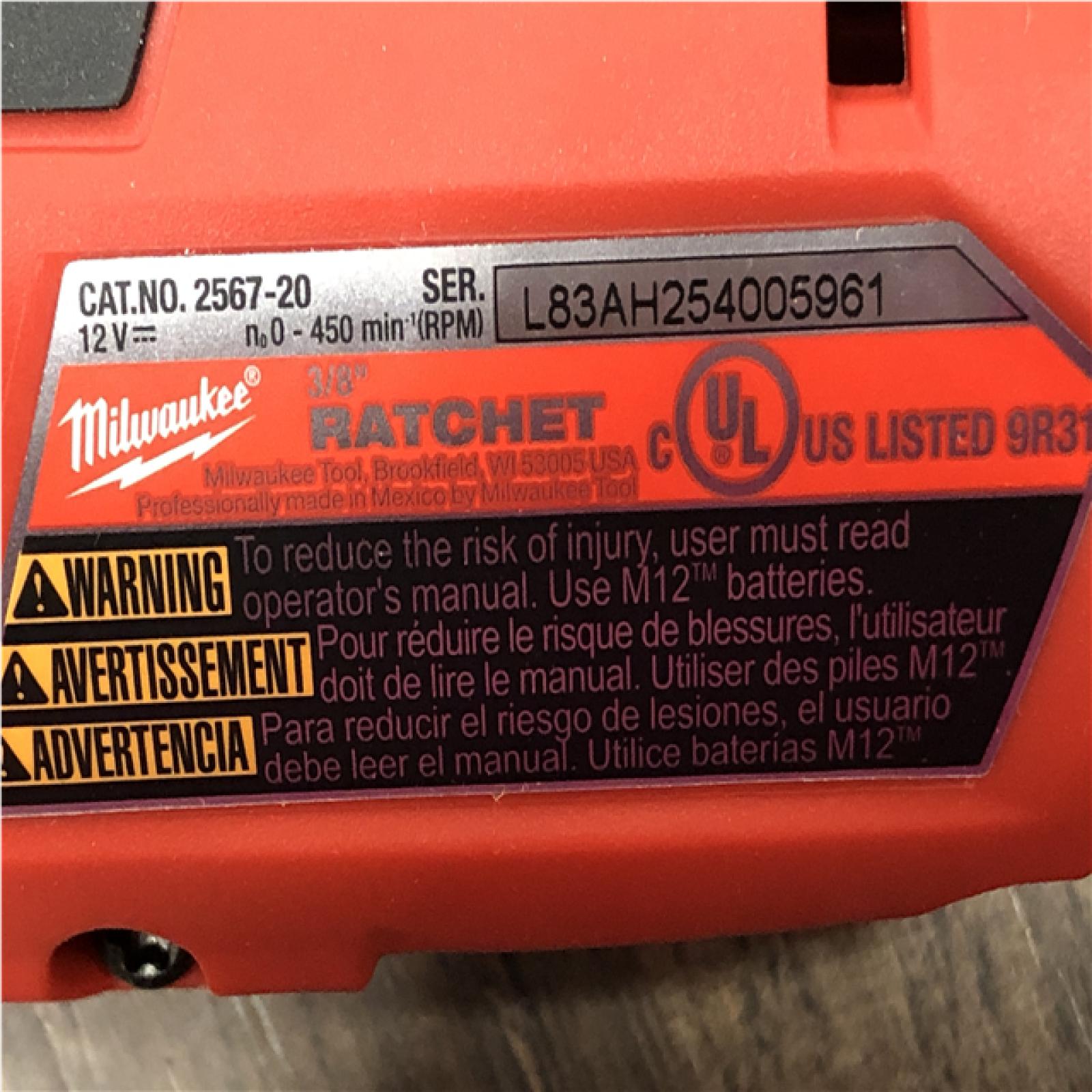 AS-IS Milwaukee FUEL 18V Cordless Mid Torque 1/2 in. Impact Wrench w/ 12 FUEL 3/8 in. Ratchet Combo Kit