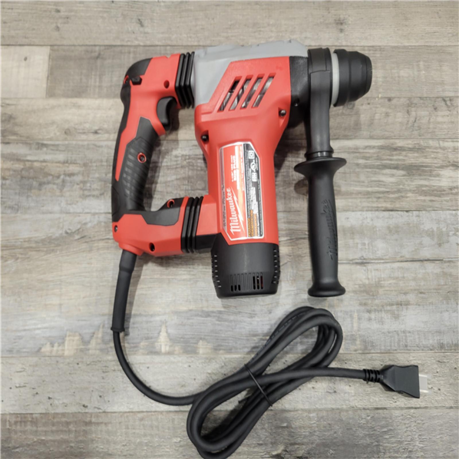 ASIS Milwaukee 526821 Rotary Hammer 11/8 Sds Plus Kit