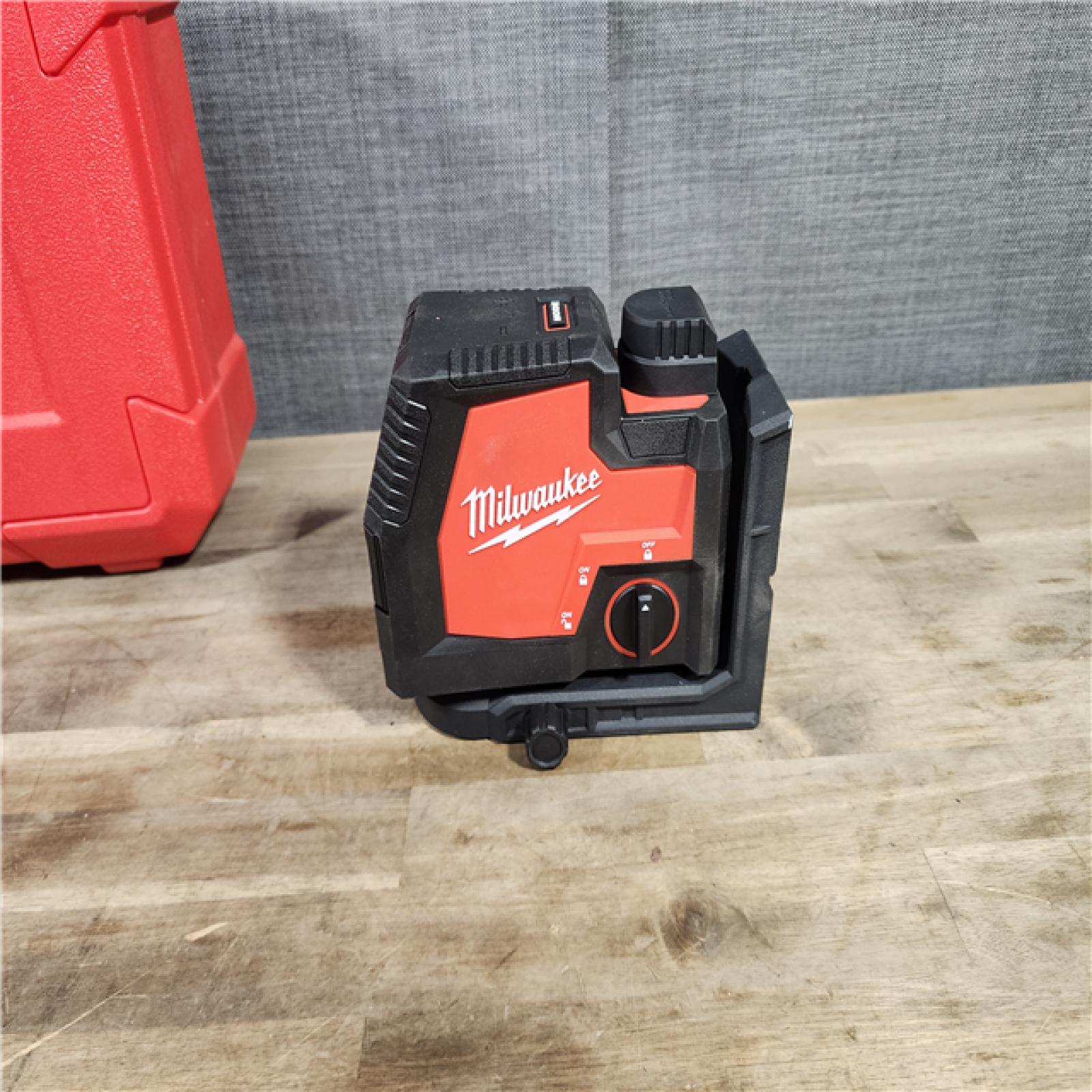 HOUSTON LOCATION - AS-IS MILWAUKEE 100 Ft. REDLITHIUM Lithium-Ion USB Green Rechargeable Cross Line Laser Level