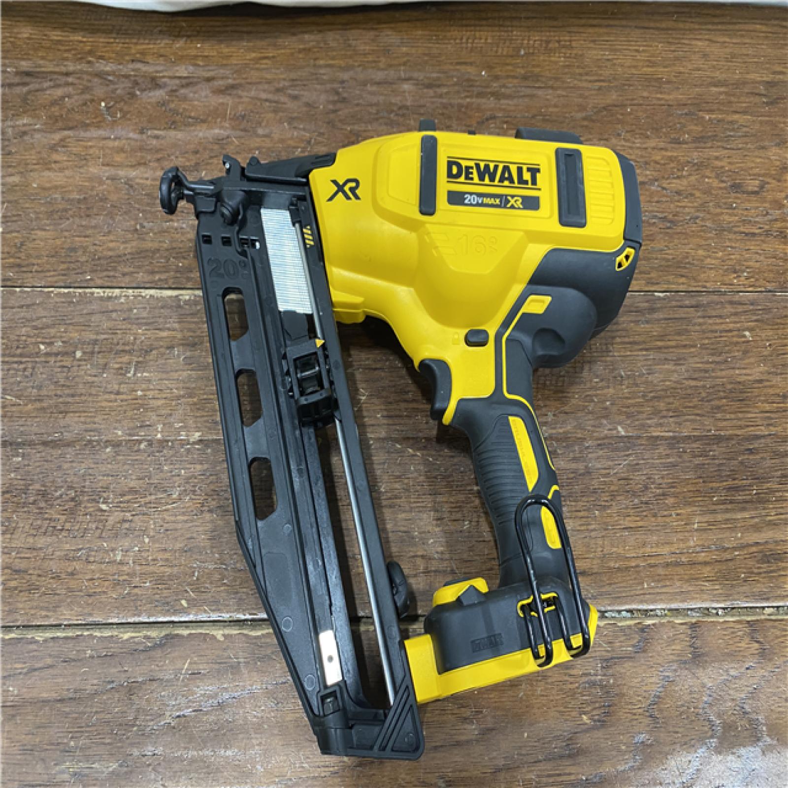 AS-IS DeWalt DCN660D1 20V 16 Gauge Cordless Angled Finish Nailer Kit W/ 2Ah Battery