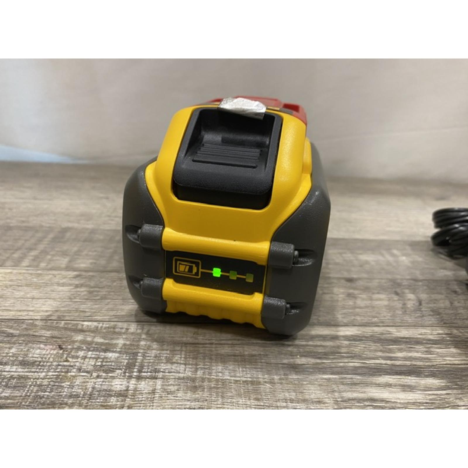 AS-IS DEWALT 20V/60V MAX FLEXVOLT Lithium-Ion 9.0Ah Battery and Charger Starter Kit