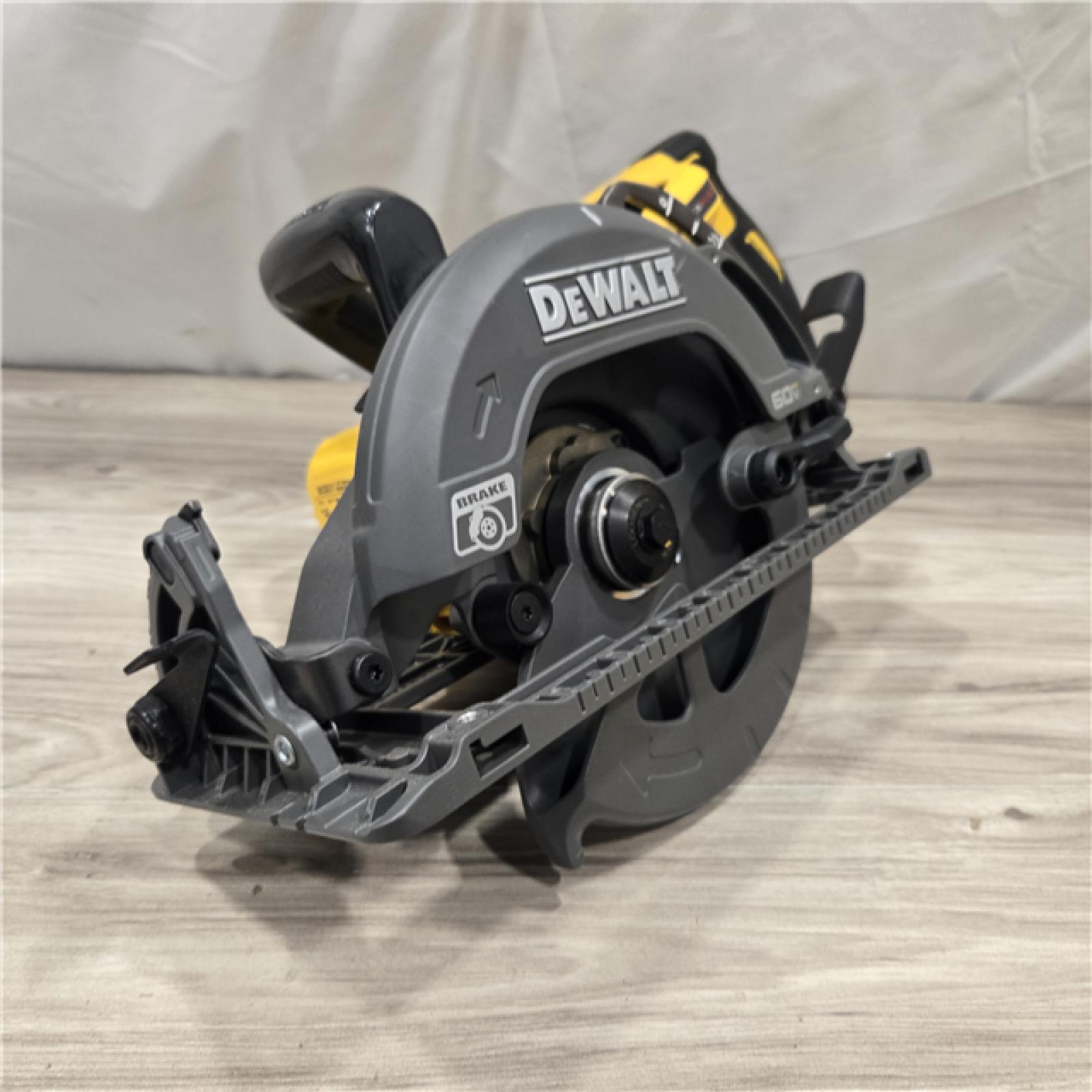 AS-IS DeWalt FLEXVOLT 60V MAX Lithium-Ion Cordless 7-1/4 in. Wormdrive Style Circular Saw Kit