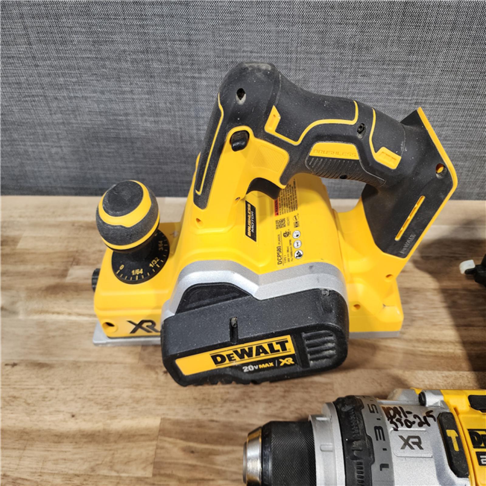 HOUSTON LOCATION - AS-IS DEWALT 4 TOOL COMBO