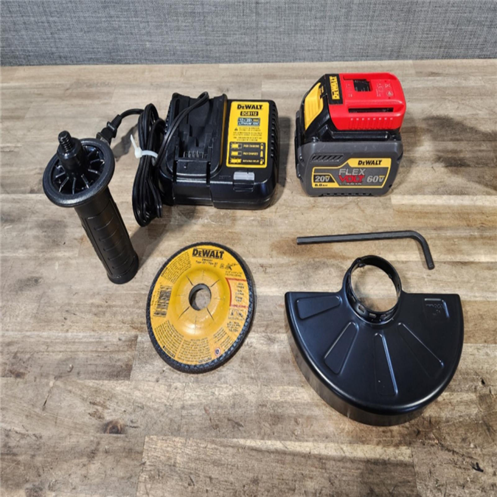 HOUSTON LOCATION - AS-IS DeWalt FLEXVOLT 60V Cordless 4-1/2 to 6 in. Grinder Kit (Battery & Charger)
