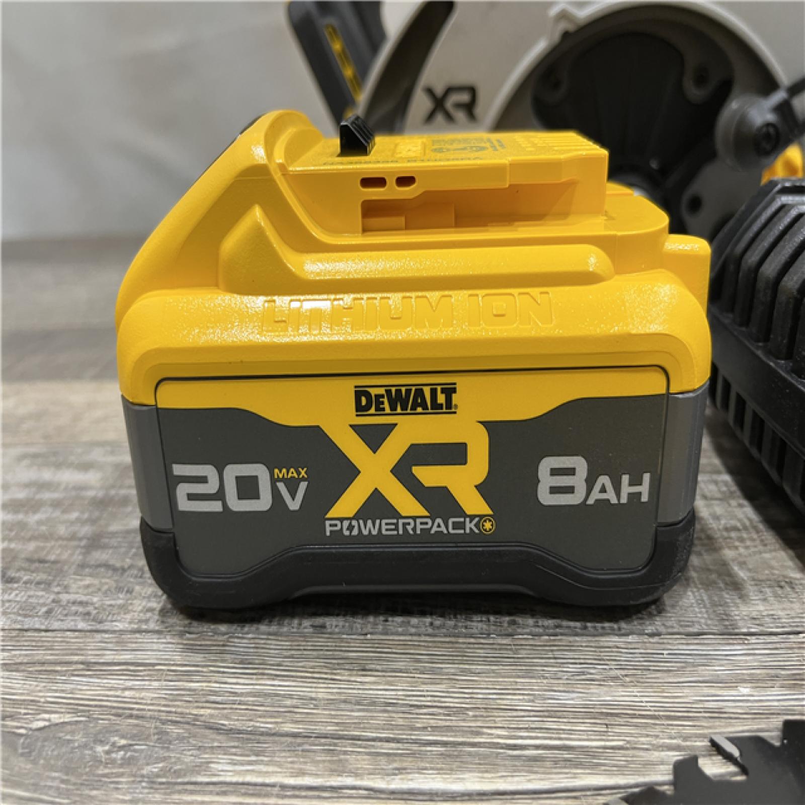 AS-IS DEWALT 20V MAX Lithium-Ion 7-1/4 in. Cordless Circular Saw Kit