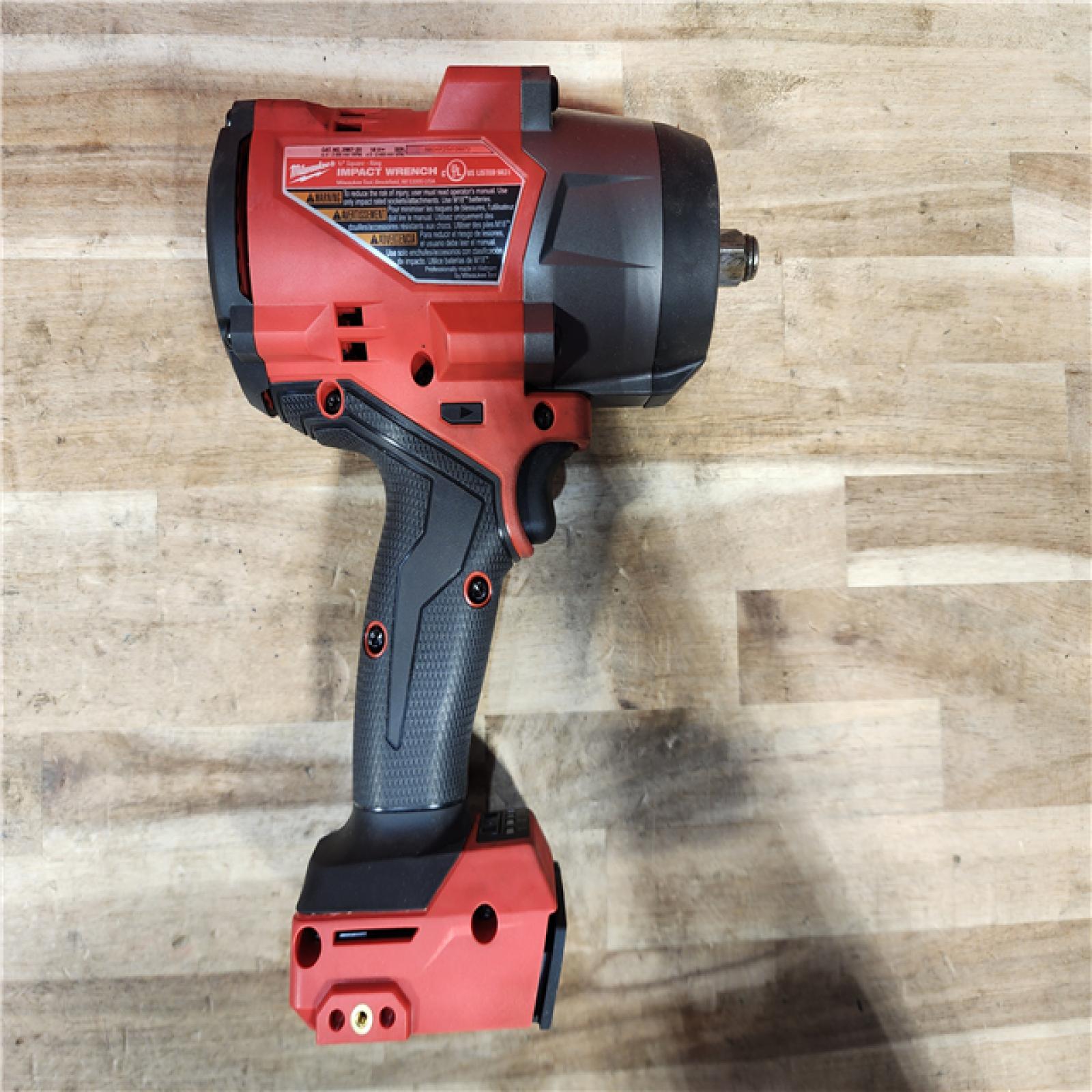 HOUSTON LOCATION - AS-IS Milwaukee FUEL 18V Lithium-Ion Brushless Cordless 1/2 in. Impact Wrench w/Friction Ring Kit