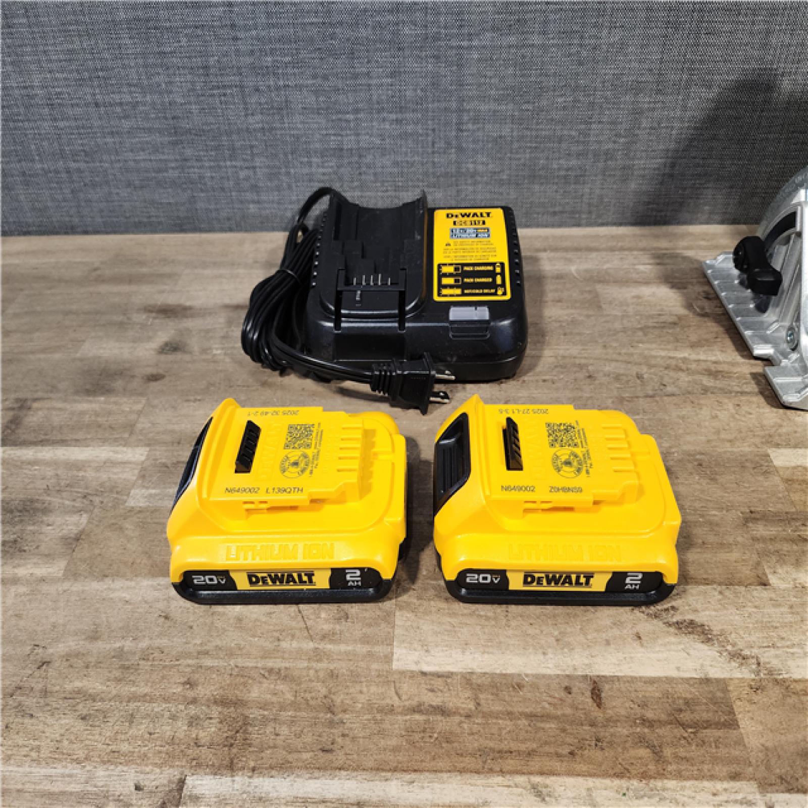 HOUSTON LOCATION - AS-IS DEWALT 3 TOOL COMBO KIT W/ (2) BATTERY & CHARGER