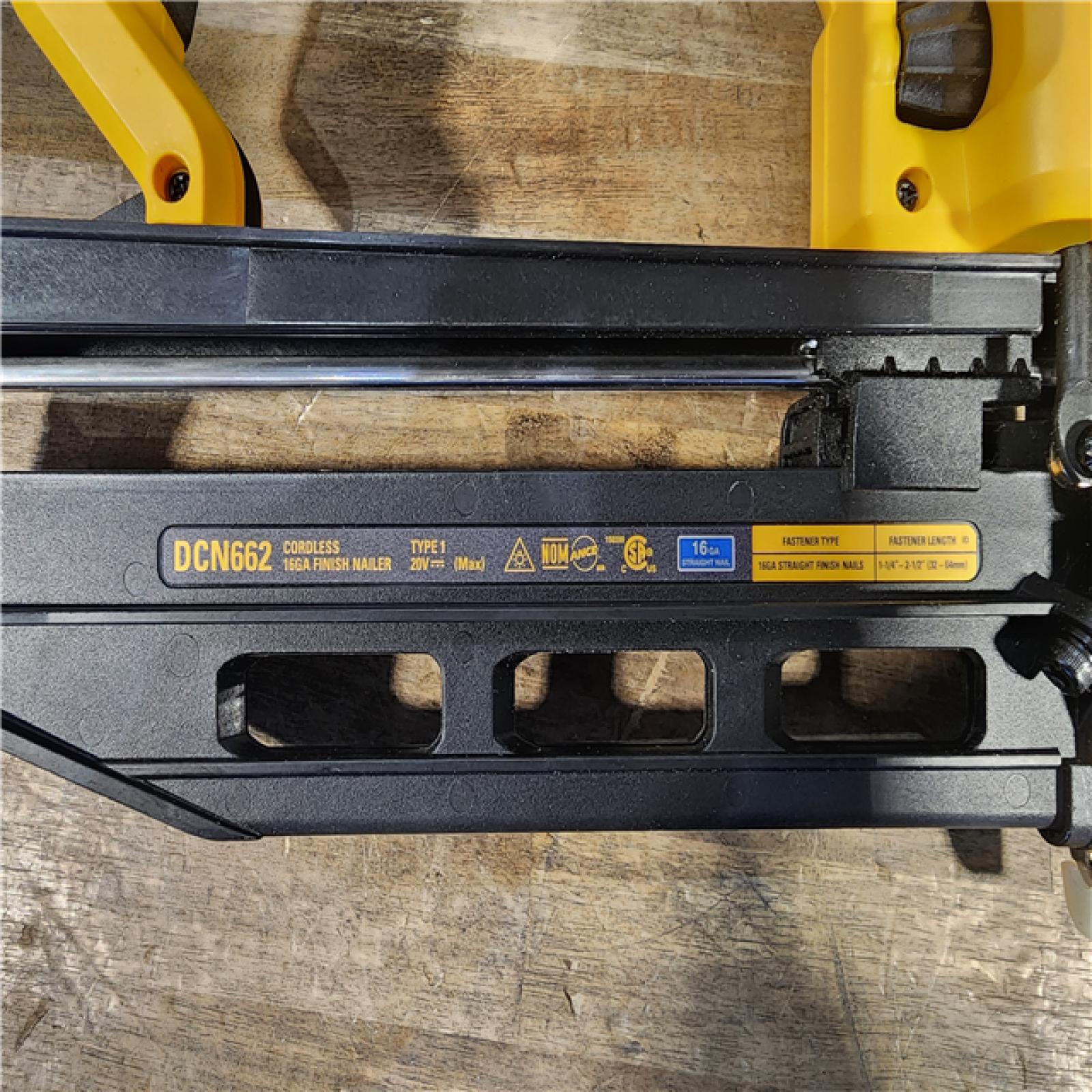 HOUSTON LOCATION - AS-IS DEWALT 20V MAX XR 16-Gauge Lithium-Ion Cordless Finish Nailer (Tool Only)