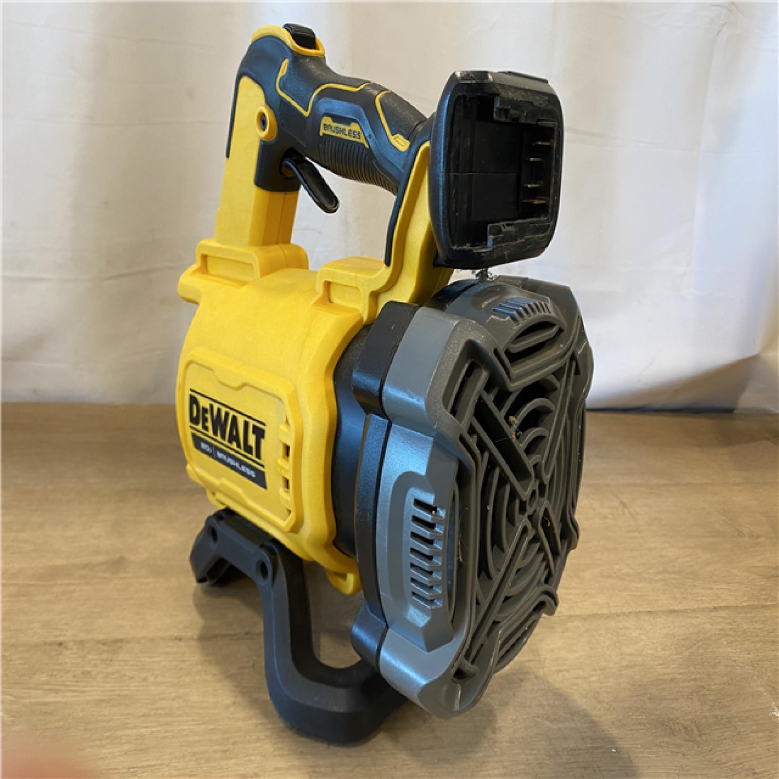 AS-IS DEWALT 20V MAX* XR Brushless Cordless Handheld Blower Kit