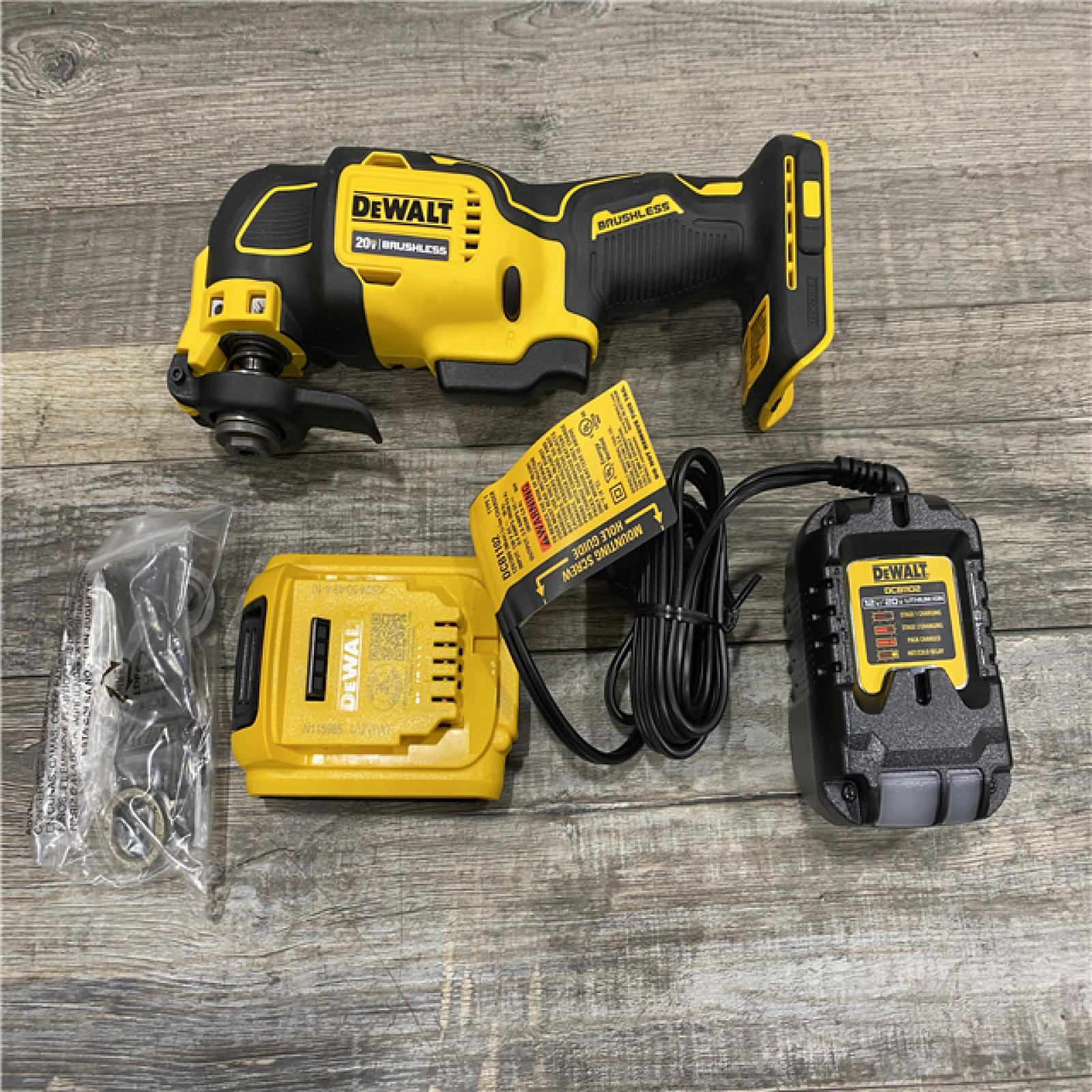 AS-IS DEWALT ATOMIC 20V MAX Cordless Brushless Oscillating Multi Tool Kit