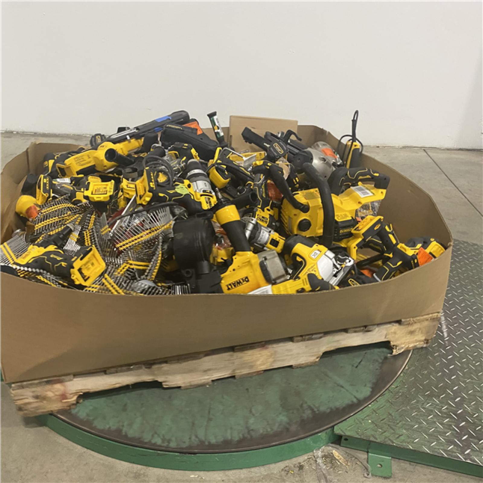 Dallas Location - As-Is Tool Pallet